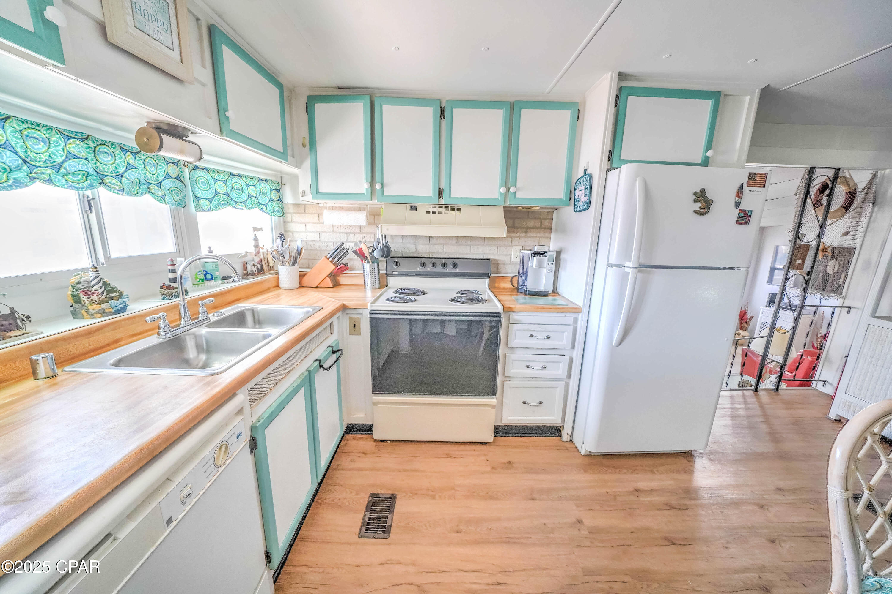 Jfcvcydwabxgcw_aqqt3fzs 3igtlucuvg4gwmnrbwa