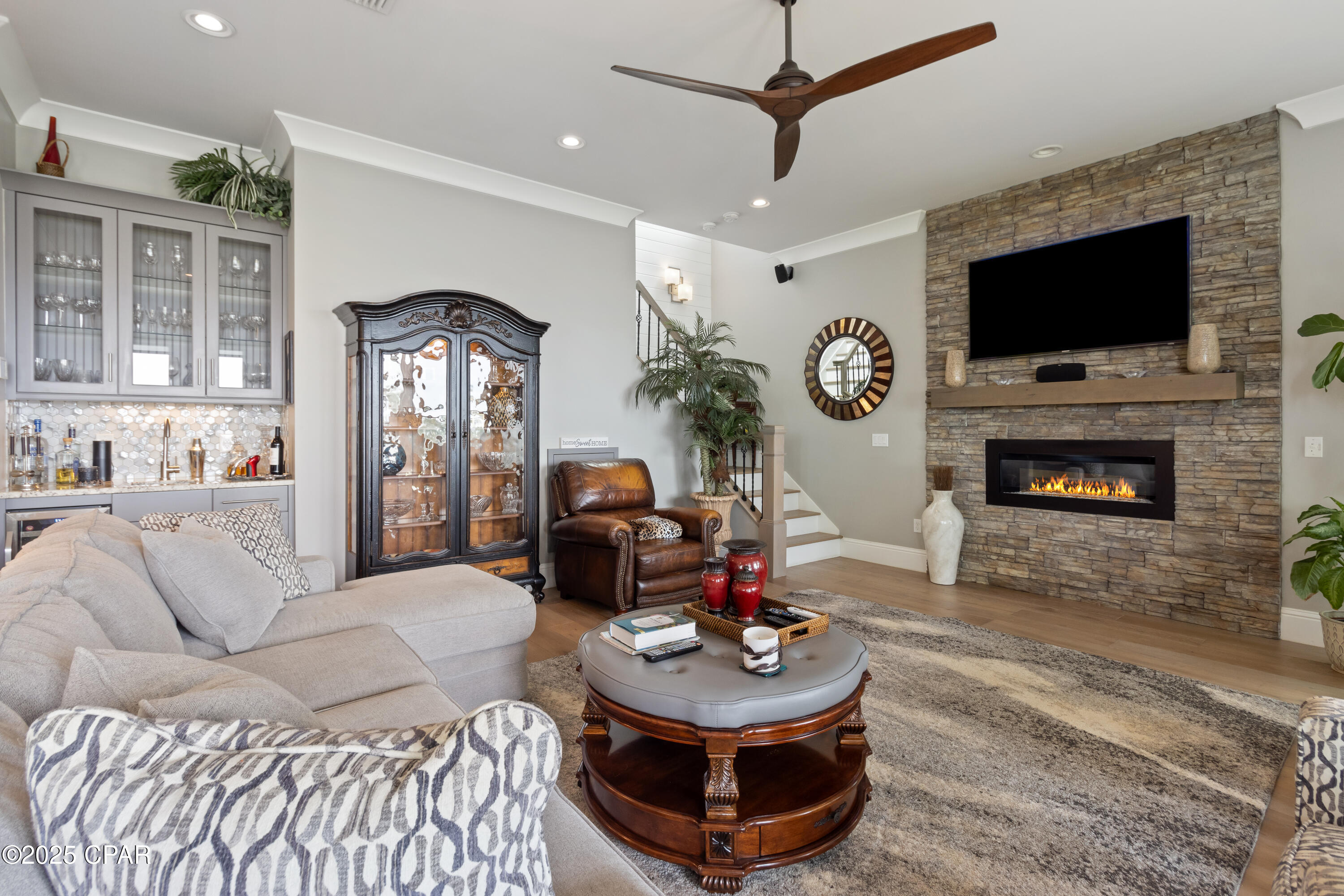 Bld Oxuuuko6ei Bqdpesaw0gc2lq0fire7dbirm61s