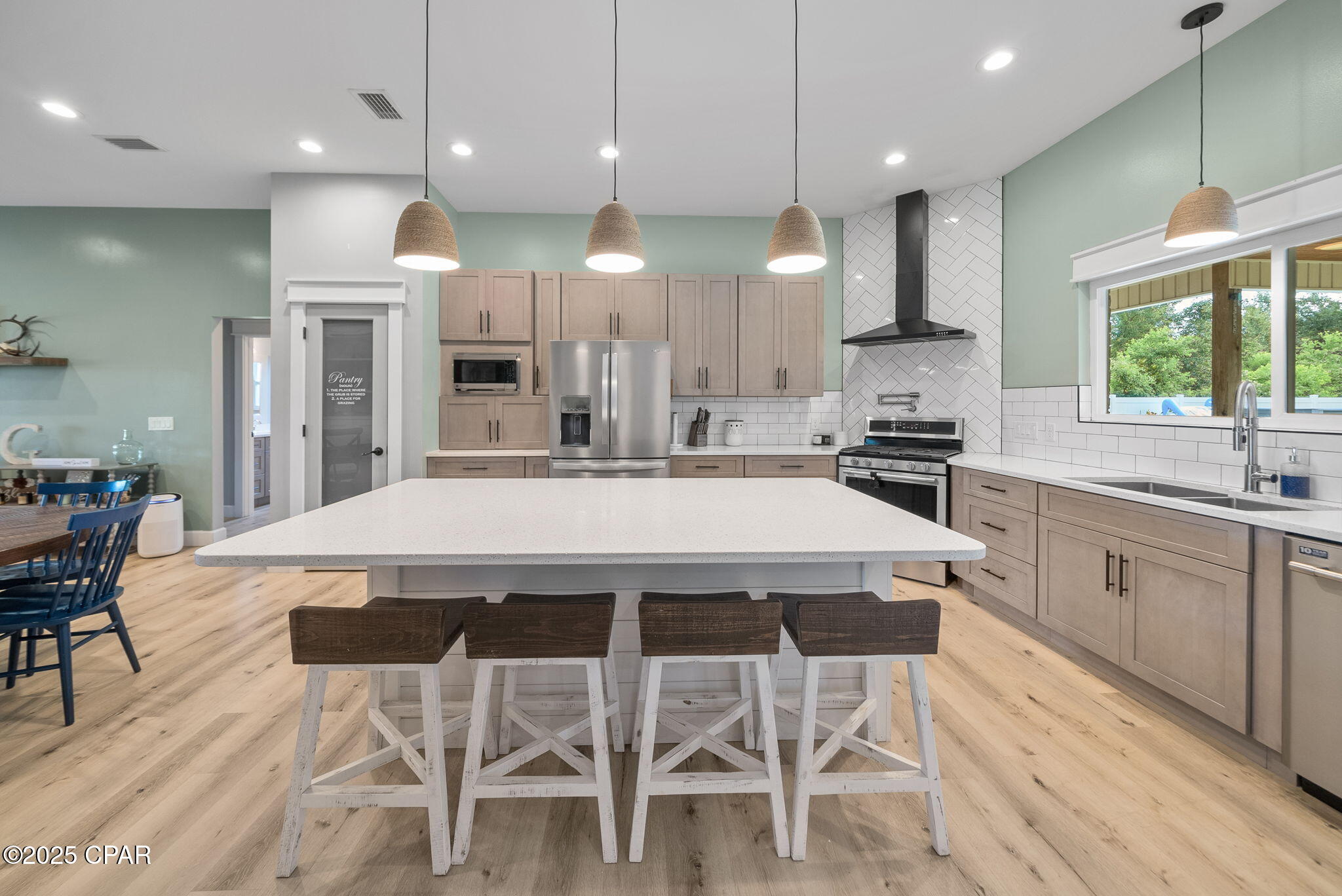 Eigp5mov5ukehkwd9aqz6ypqpdlkzhwp8cowplx7jk4