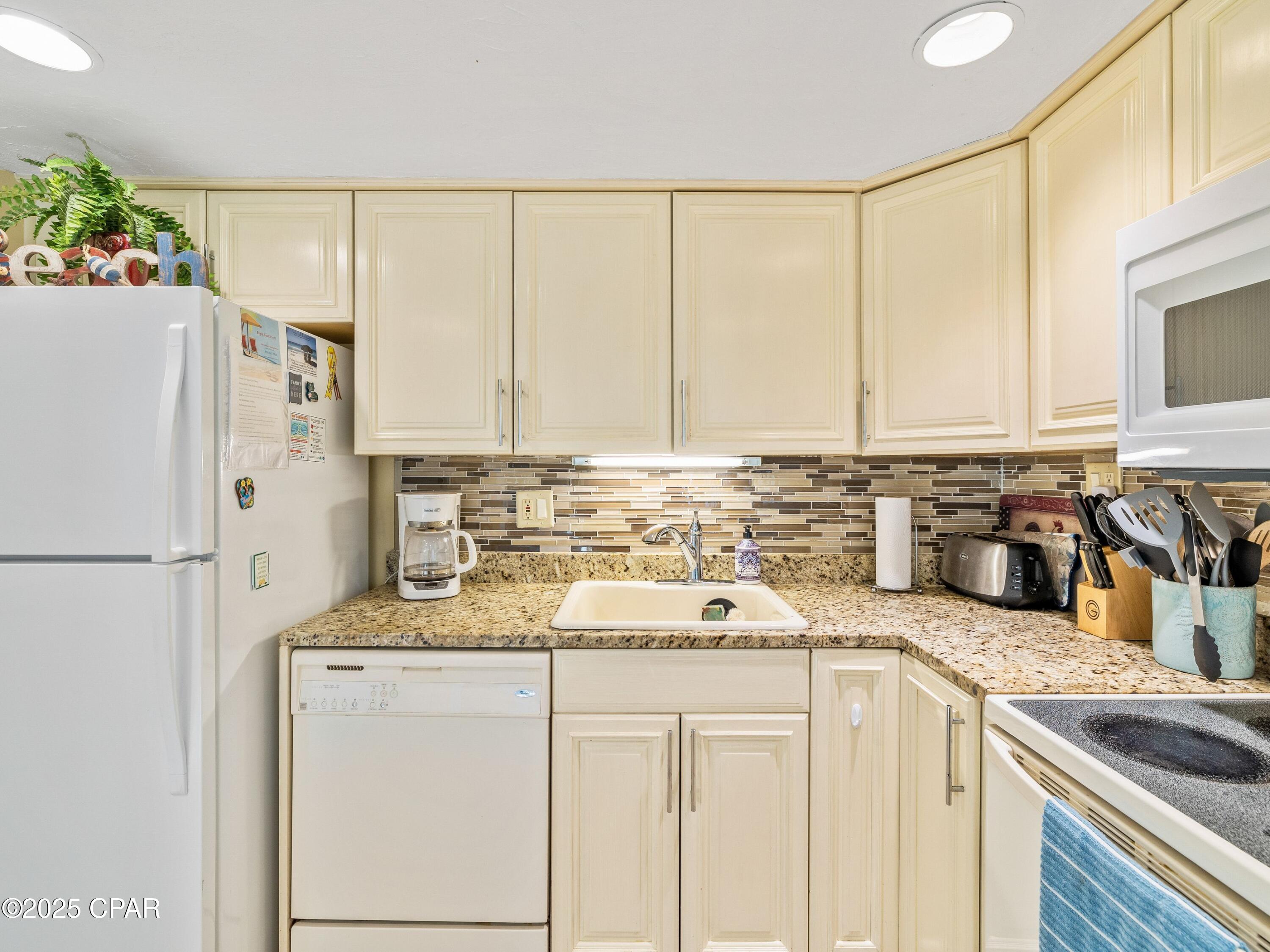 K5o7otlbb9yffqe22a0kf7nosleucii_7duezrpmcf0