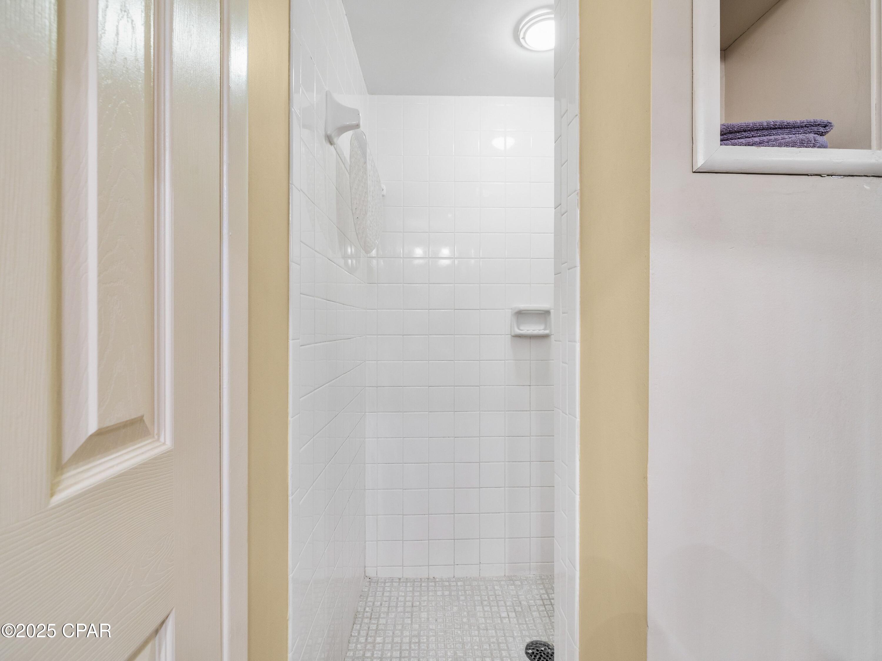 Vu8ehsirxzus9bc4q7 V18vjzlaypsirs_xzatwxvjm