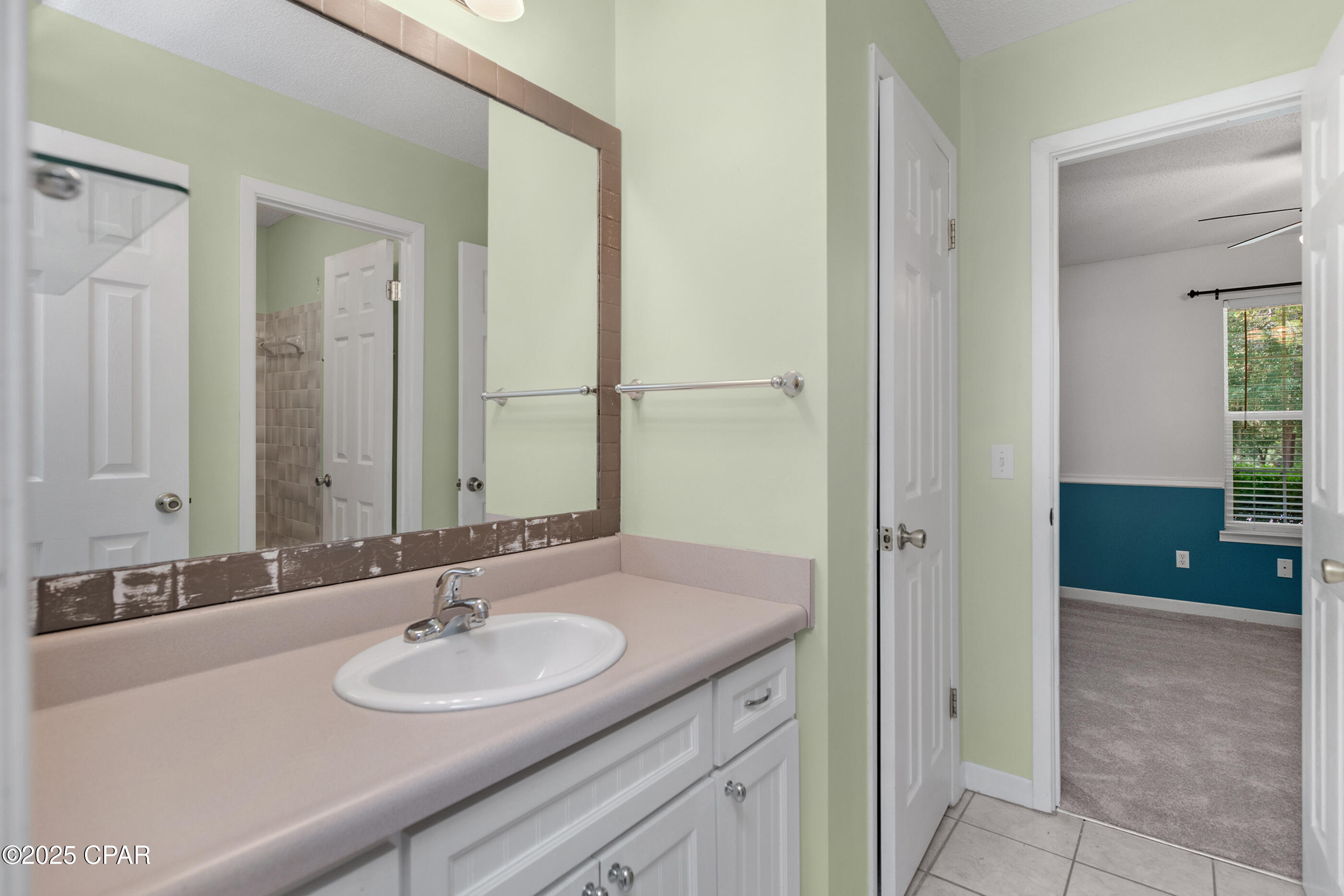 Uv6xq3xg7rowrx1064mm3a_mqvyotwixfzln 0i4r W