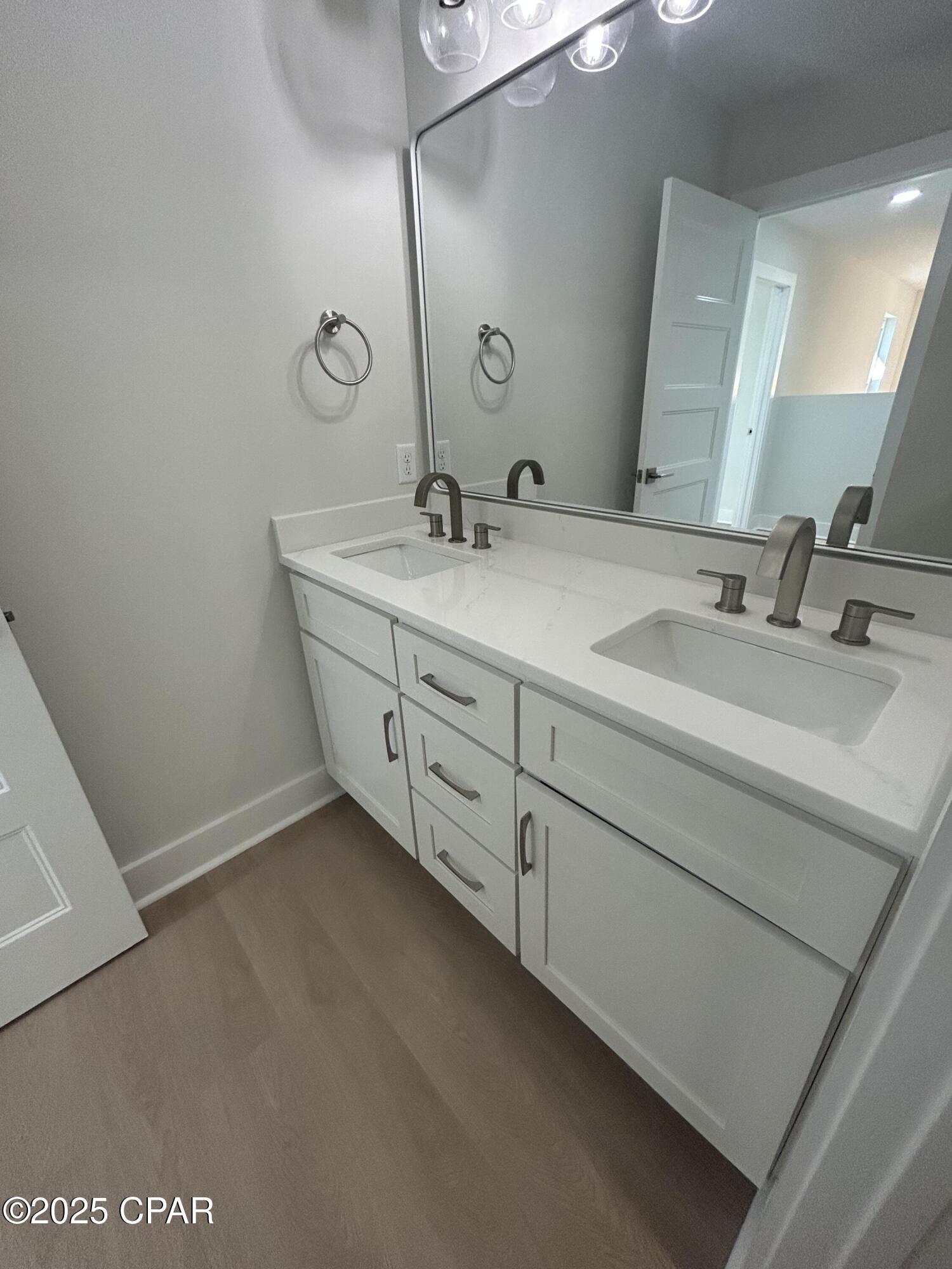 Rl5iax_maknlkg S4zydewxaqrog1dkyd Arxywrp1g