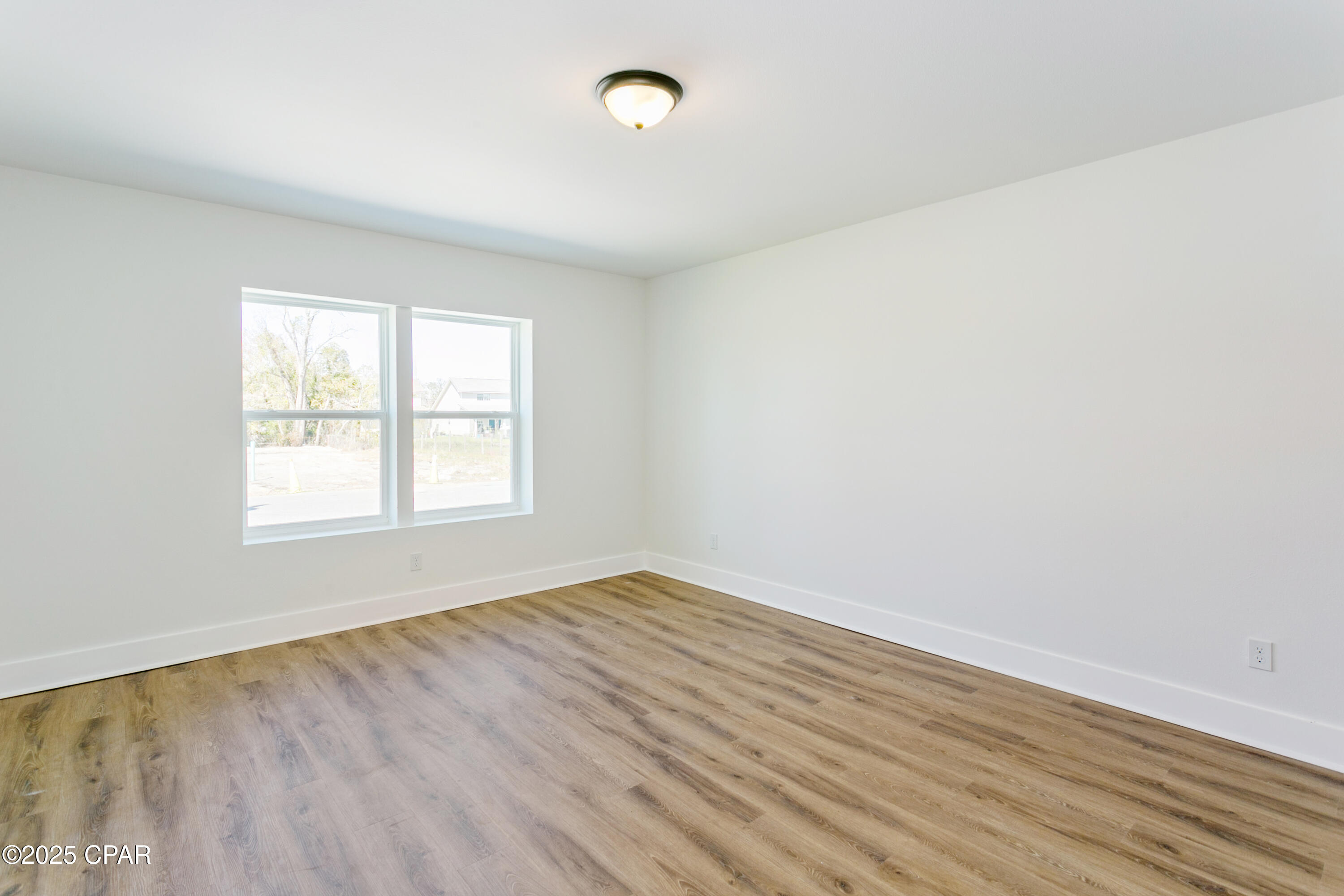 Image 13 For 721 Arrow Street