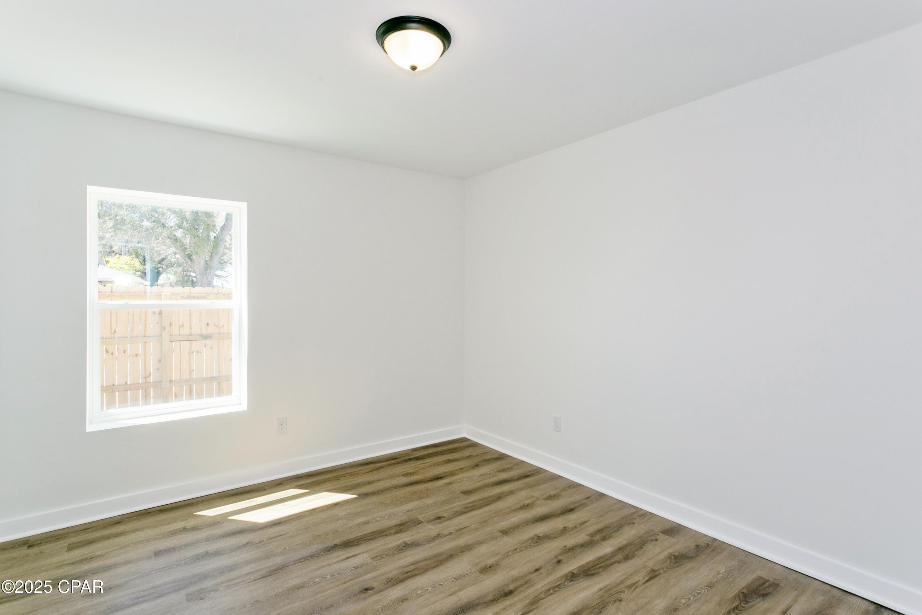 Image 21 For 721 Arrow Street