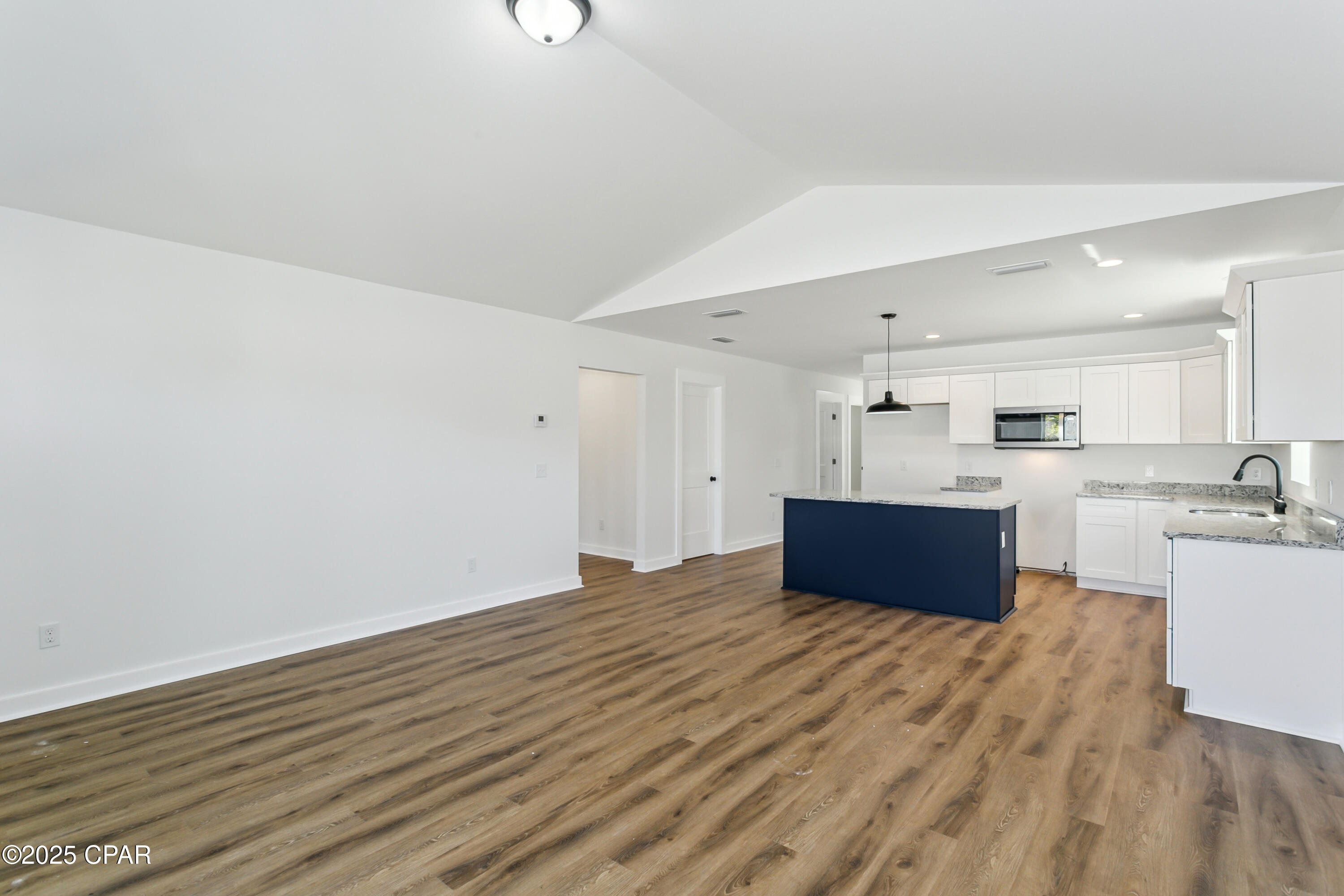 Image 4 For 721 Arrow Street