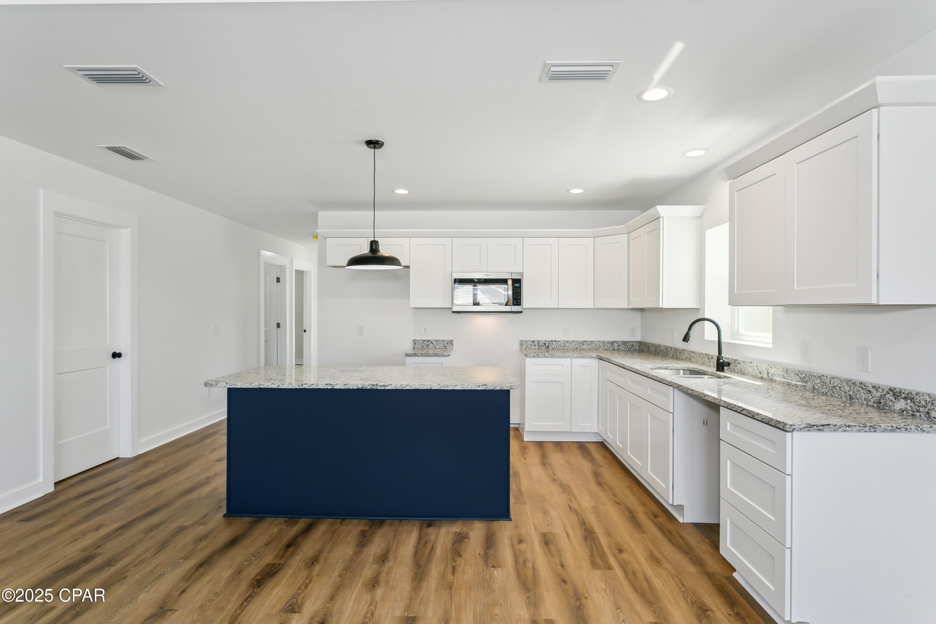 Image 7 For 721 Arrow Street