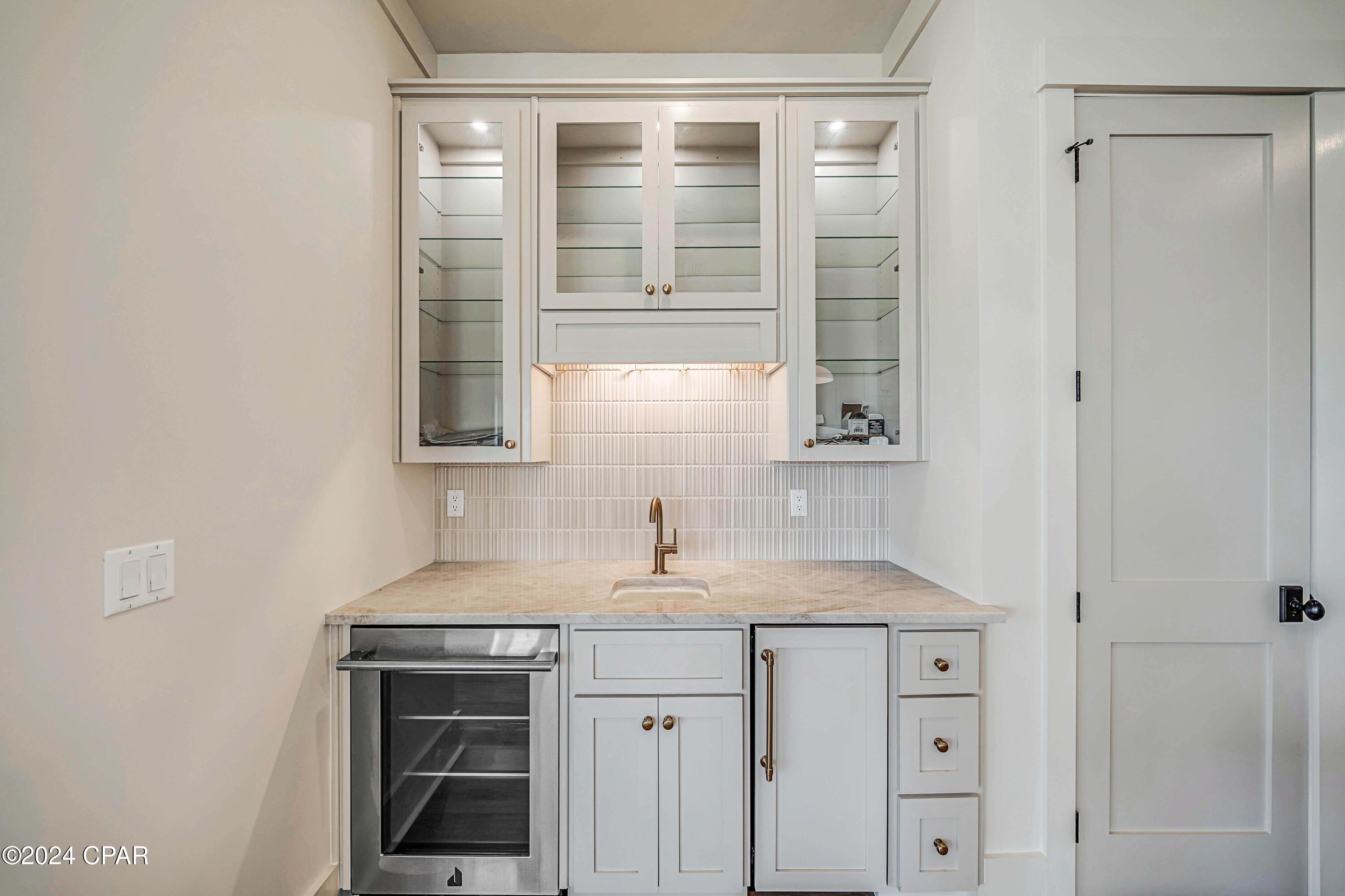 6_ouoqtx3k53m9yboz2vrarlyxfuaukkyojx5fpcwqa