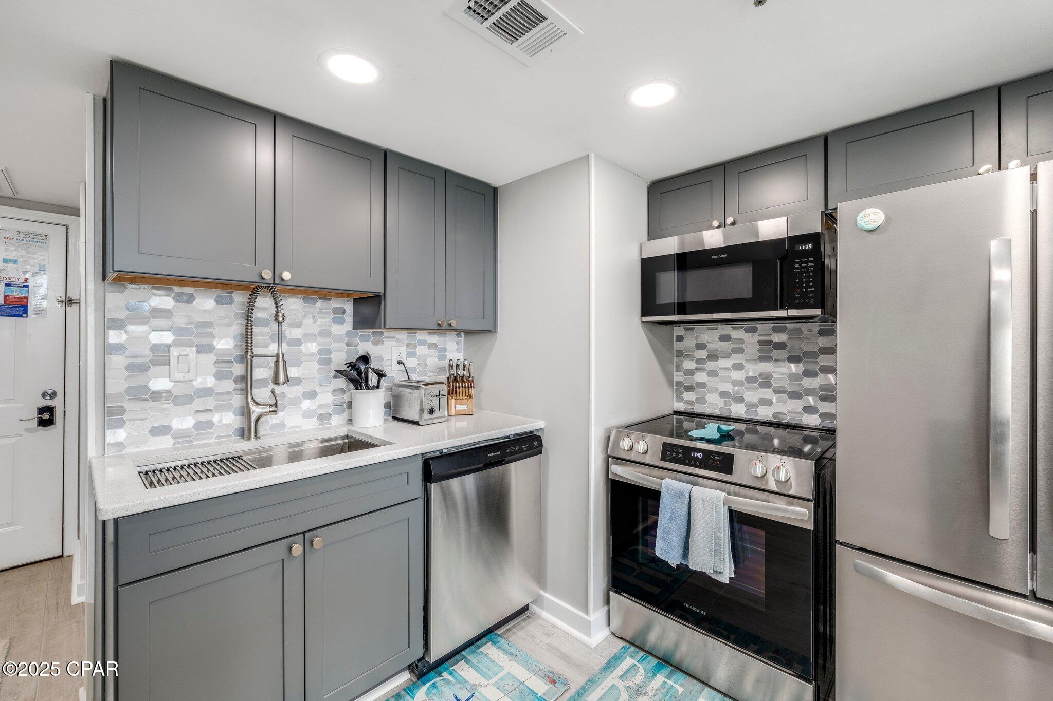 Hr9xtc1nv0asojes9itxurfuiw6s1tnoc0y2pao_o8e