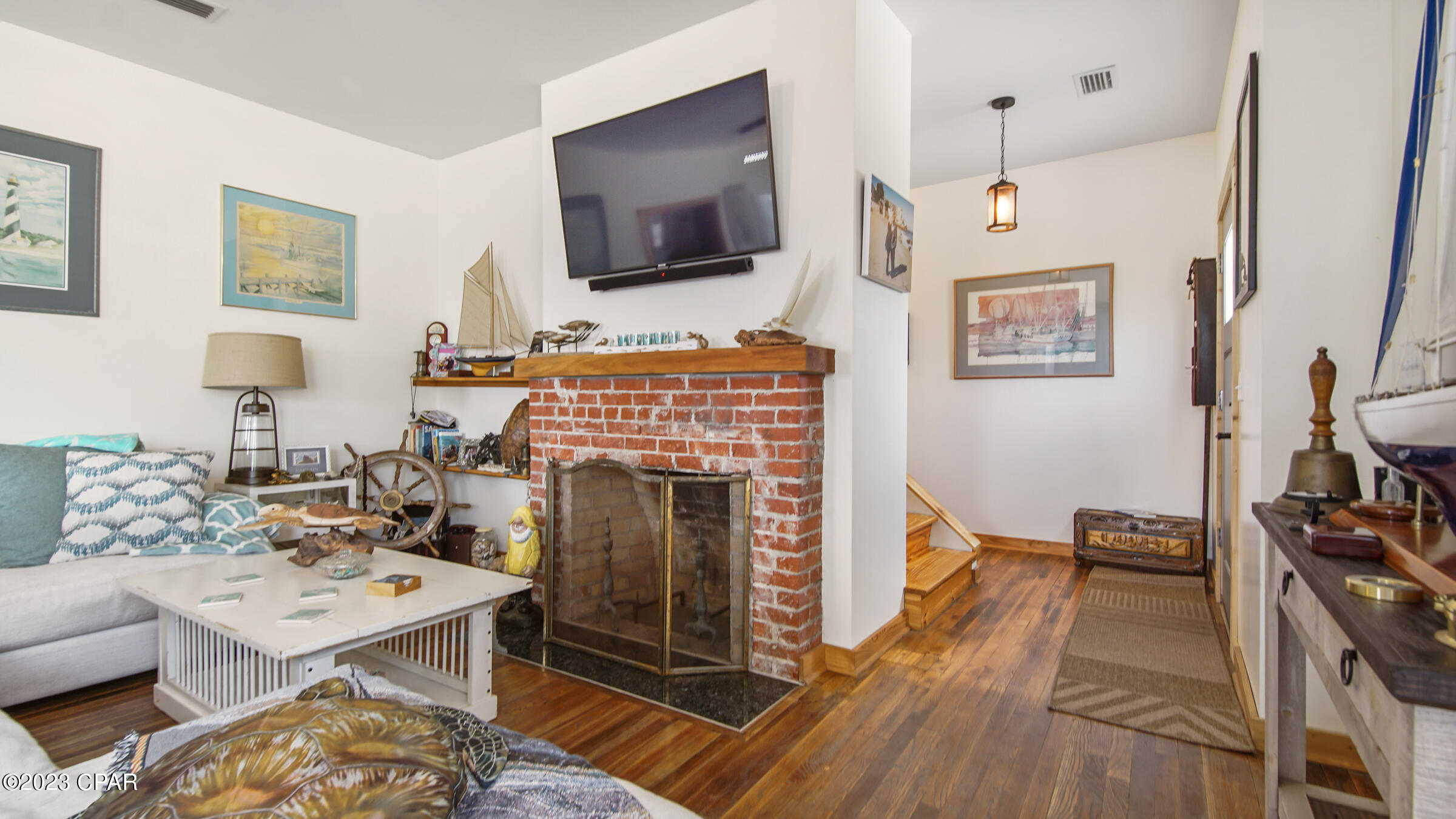 Image 7 For 930 Grace Avenue