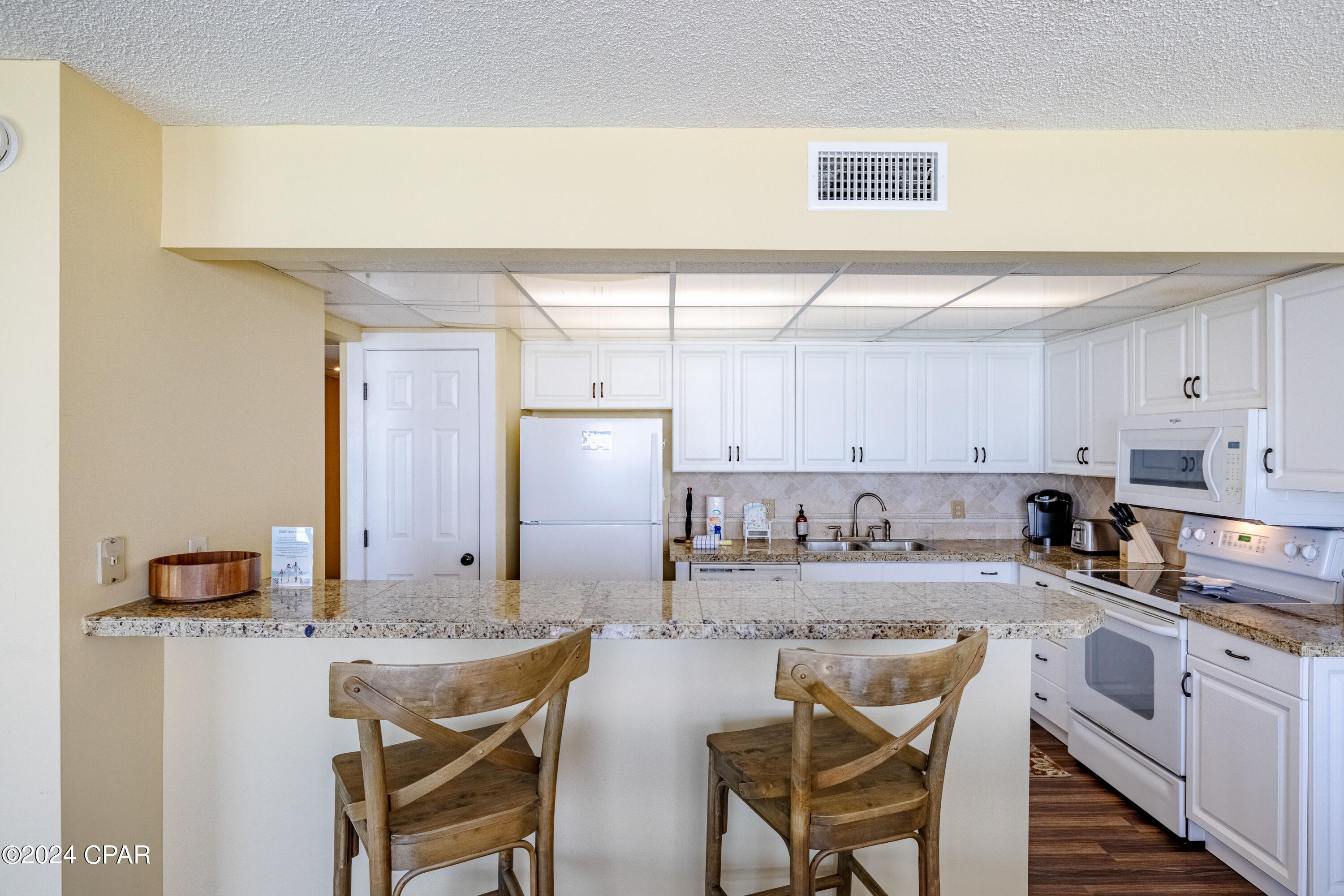 Listing photo id 28 for 11483 Front Beach Road 611