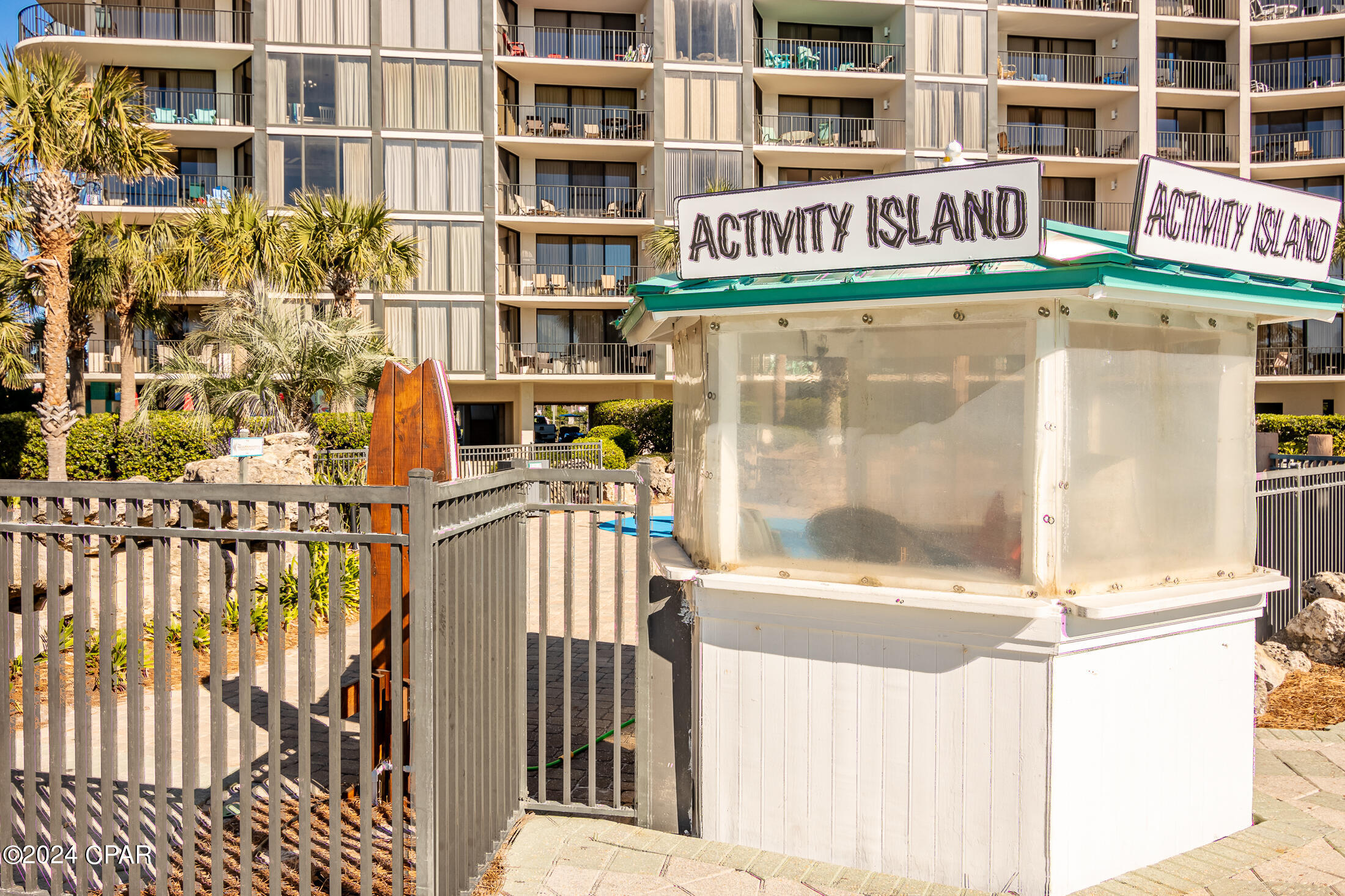 Listing photo id 47 for 11483 Front Beach Road 611