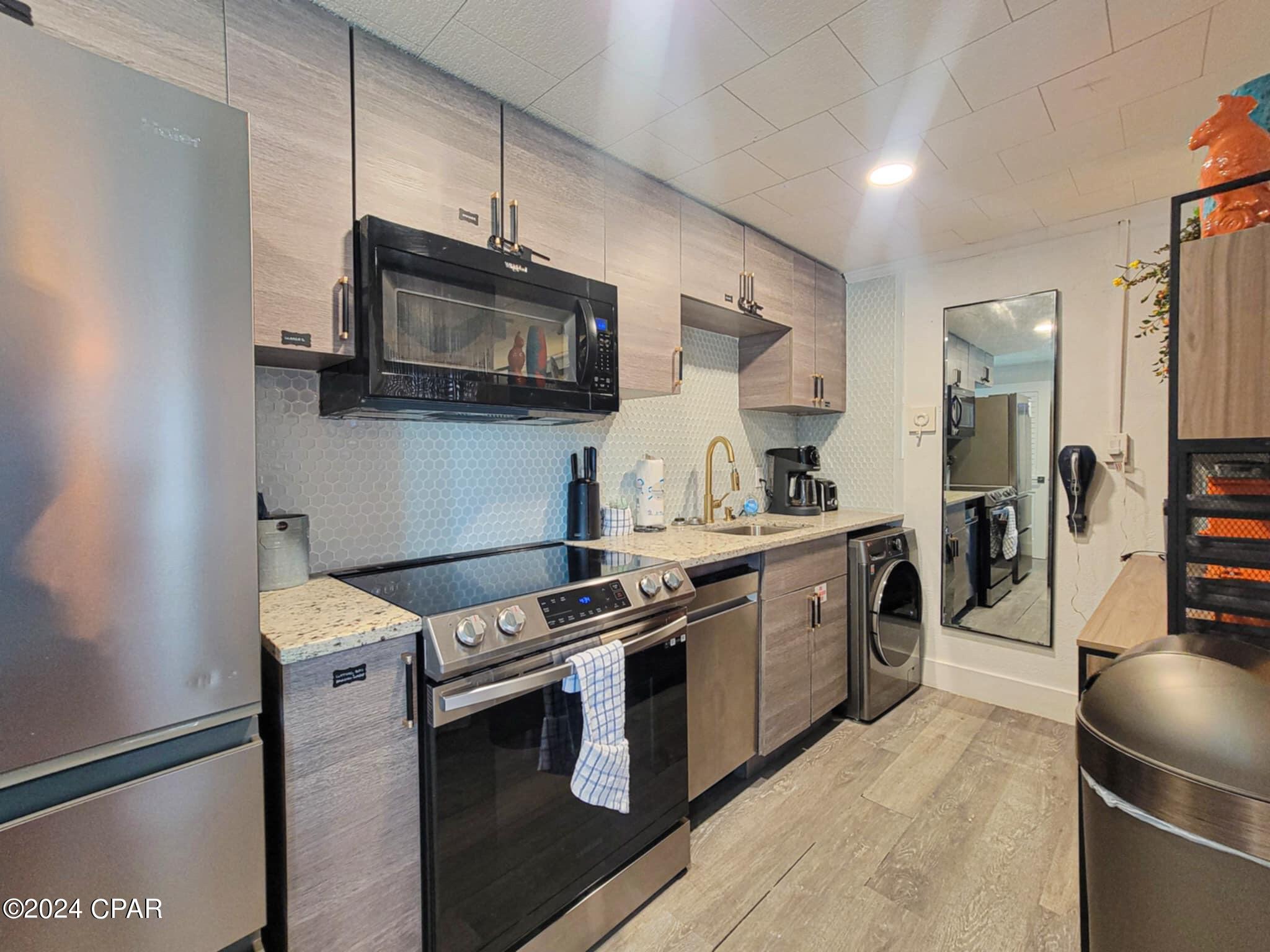 28wrmdd3jgew6xpwdcl6xfummf95ohri6fcvbujrhti