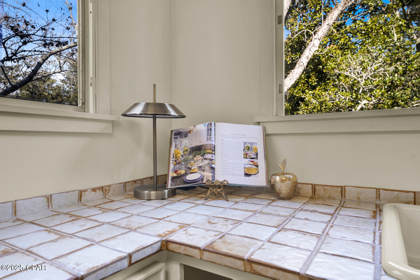 Image 22 For 672 Main Street