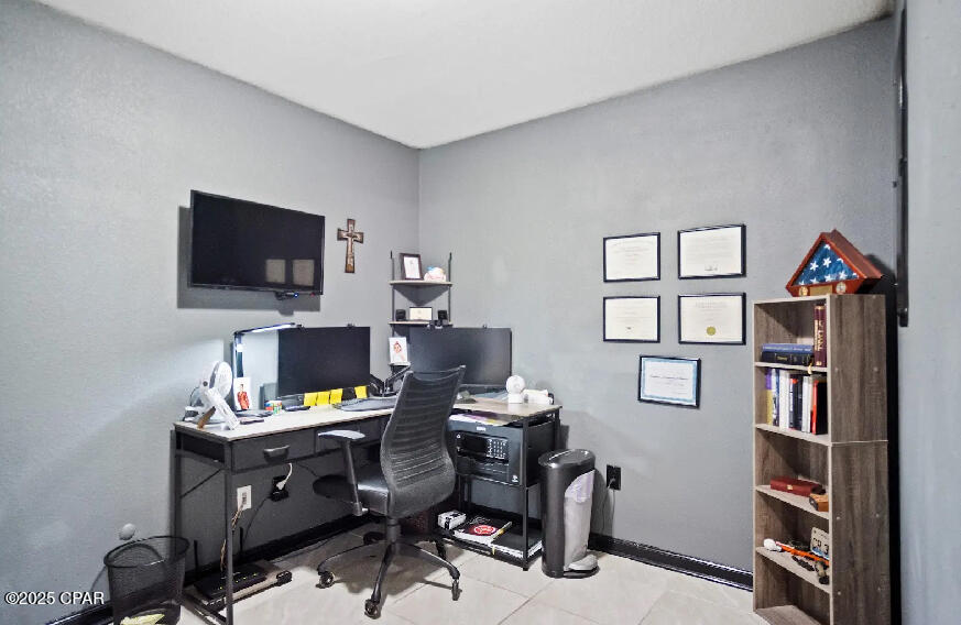 Image 33 For 21382 Paradise Lane