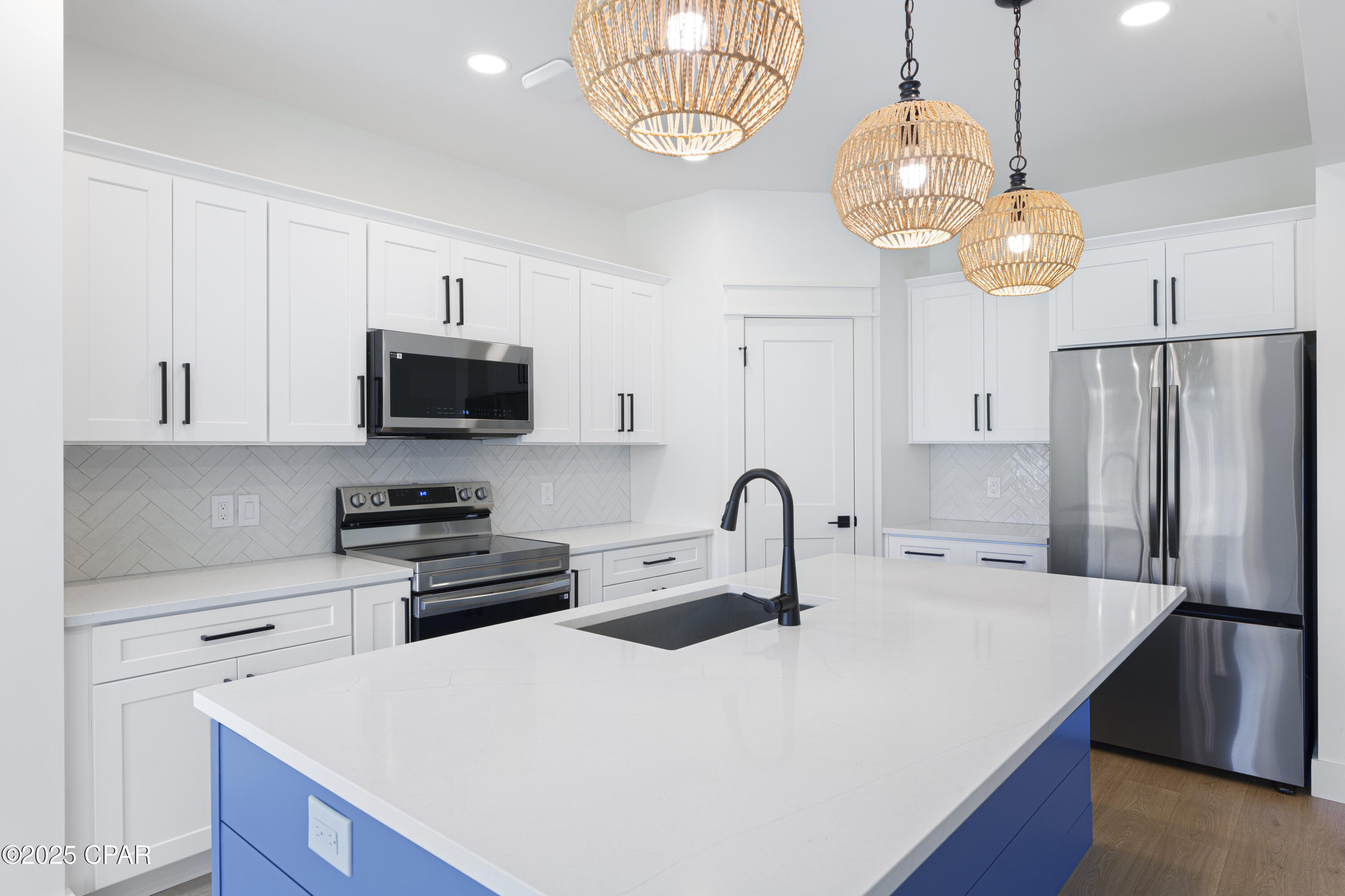 Ux Jd7qc5e0qnbz_mul9ca9ayptjpsaalcmo_aj9rcy