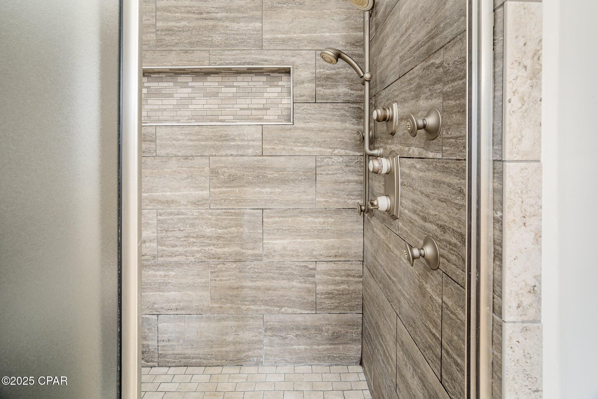 Djb2uuu4fn Hofii4_7zabsxajyrfehqn C1ahzhtxs