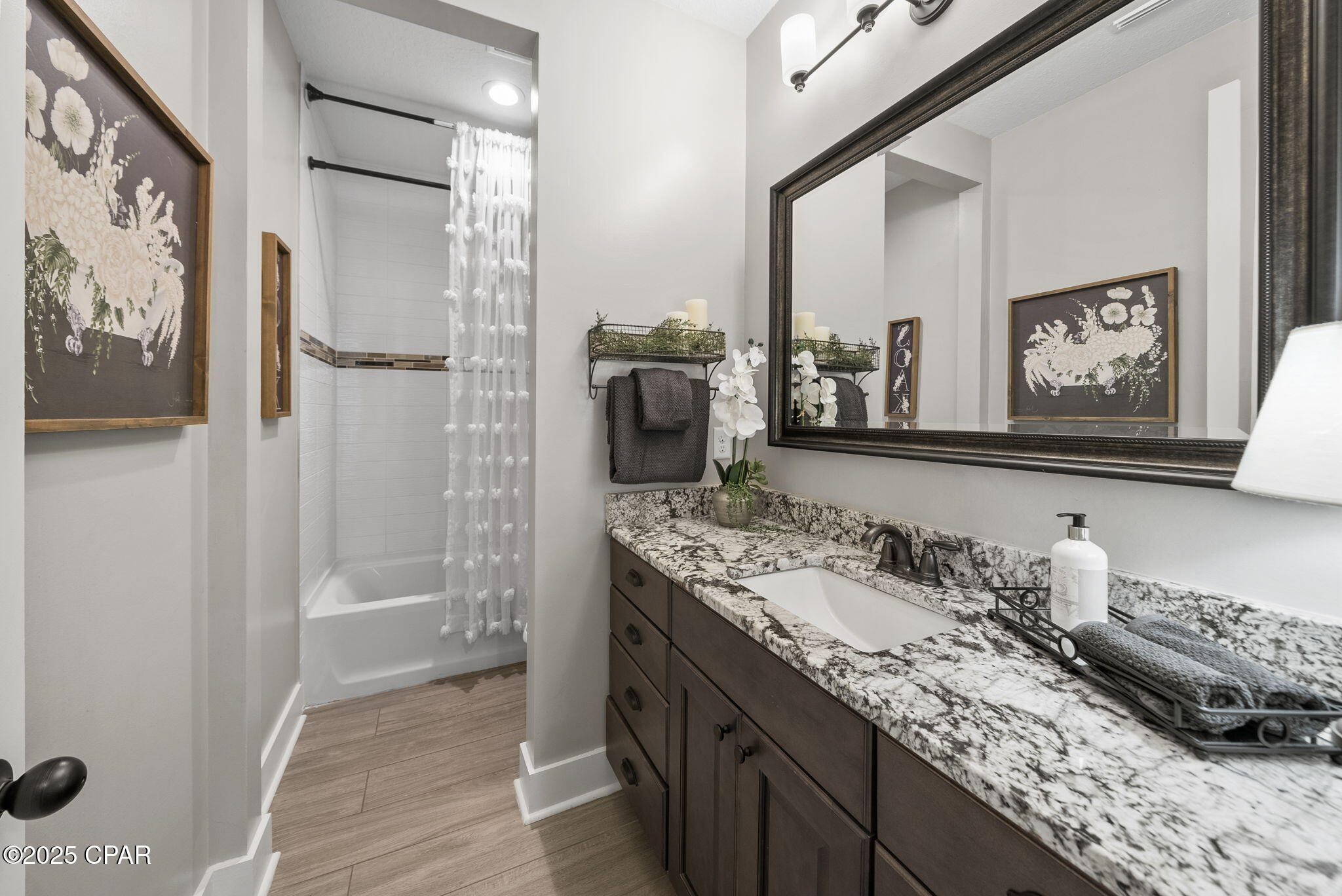 R8h2ar16213ztuygck J78swhh4oygpe F Aexzm_ni