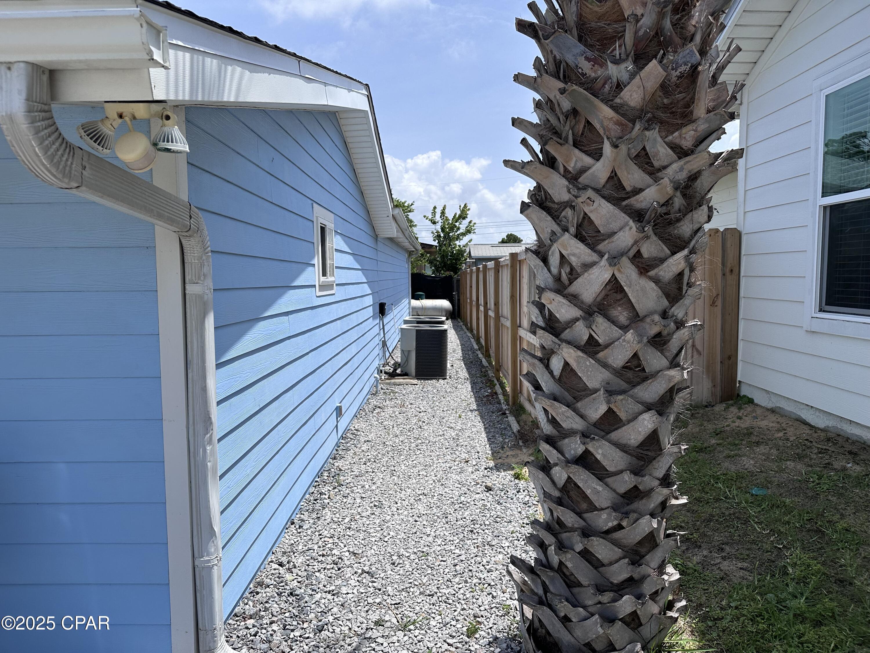 Image 3 For 5800 Pinetree Avenue