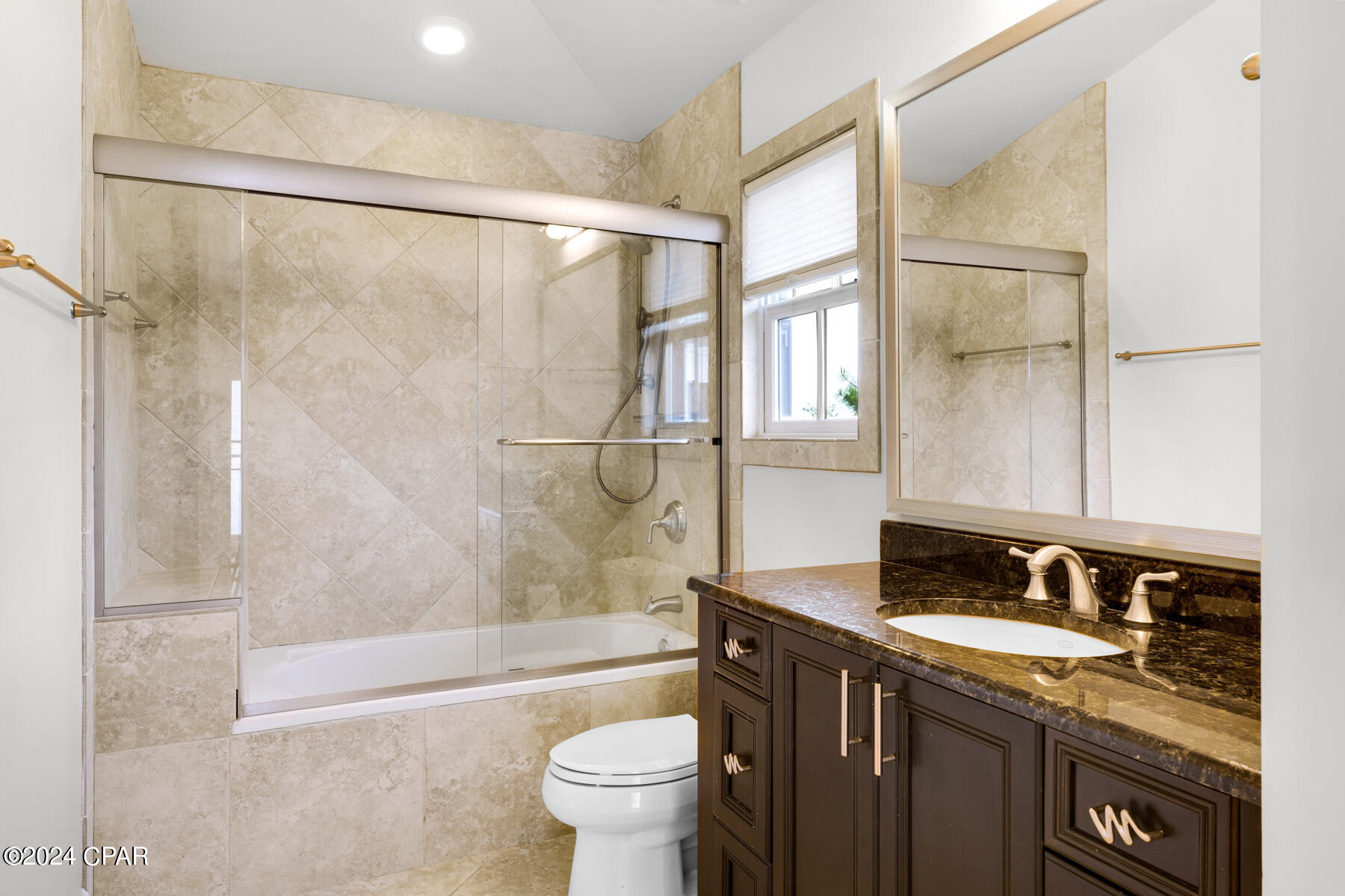 Qi5gswoaycddjqnyia7icq_hiq70vherzk2oqe9h9xg