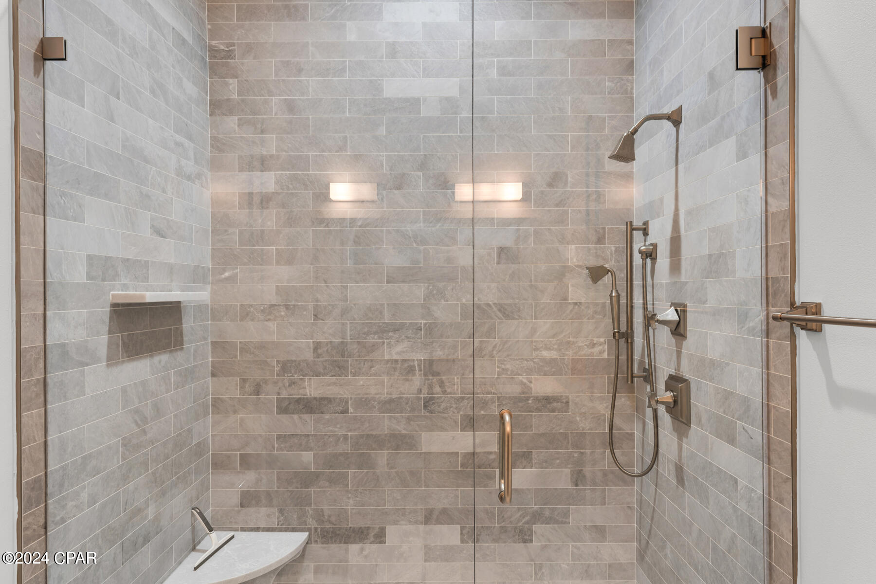 L Jsy Denxmojgwdx17ejeiulkzdwcujakimciojolu