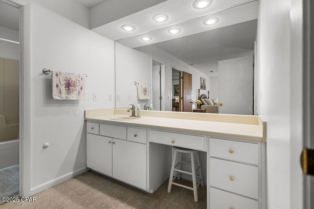 8h8i0 Ajgvvxcvft1byvlkrznvqqzfnahiacxlka3ay