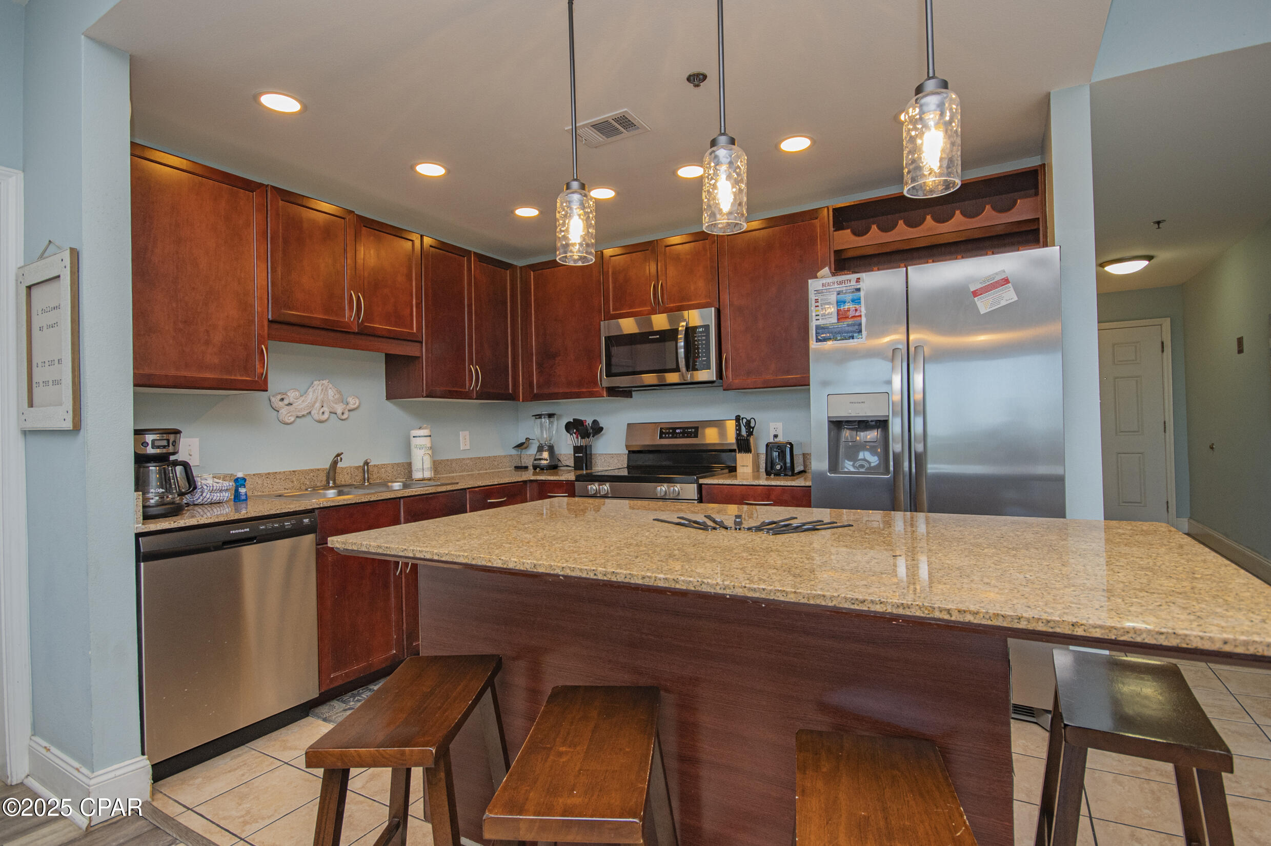 Ams_top9elkswuans4zstju5h36goiyuayic0l5w61u