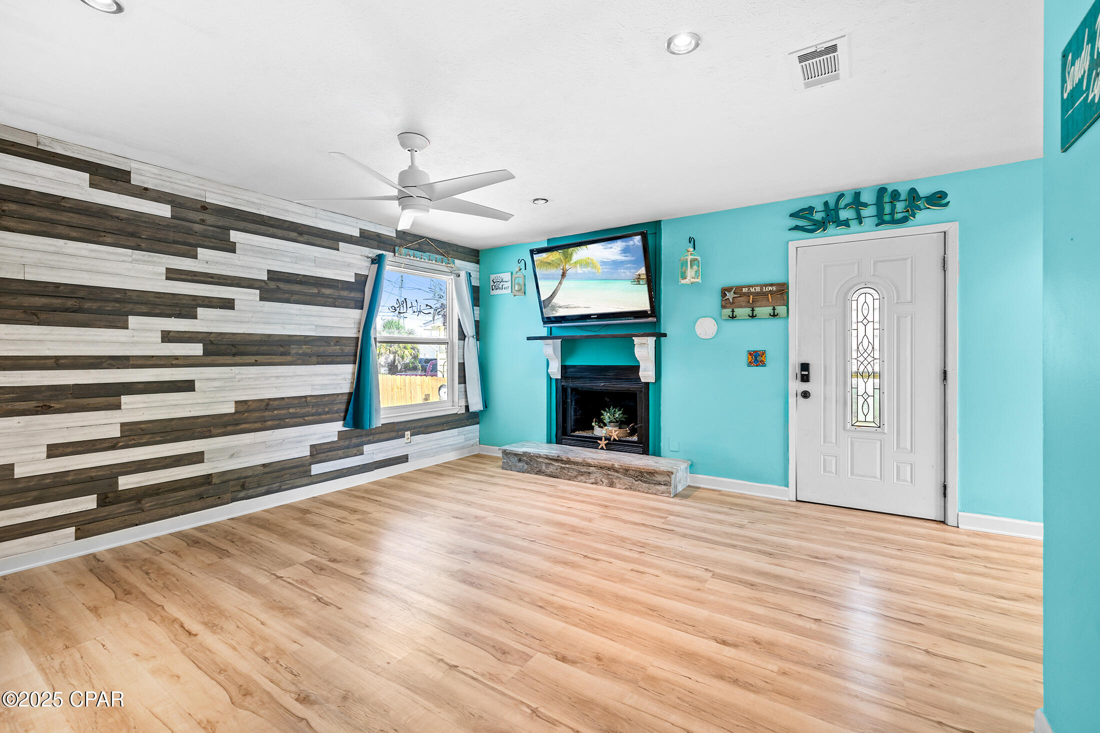 Image 2 For 5516 Beach Drive A