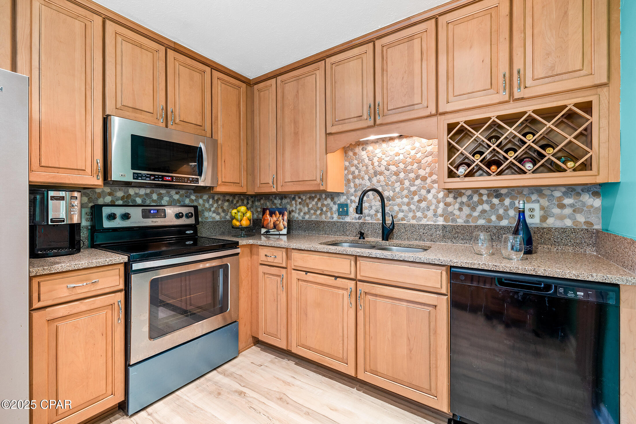 Image 7 For 5516 Beach Drive A