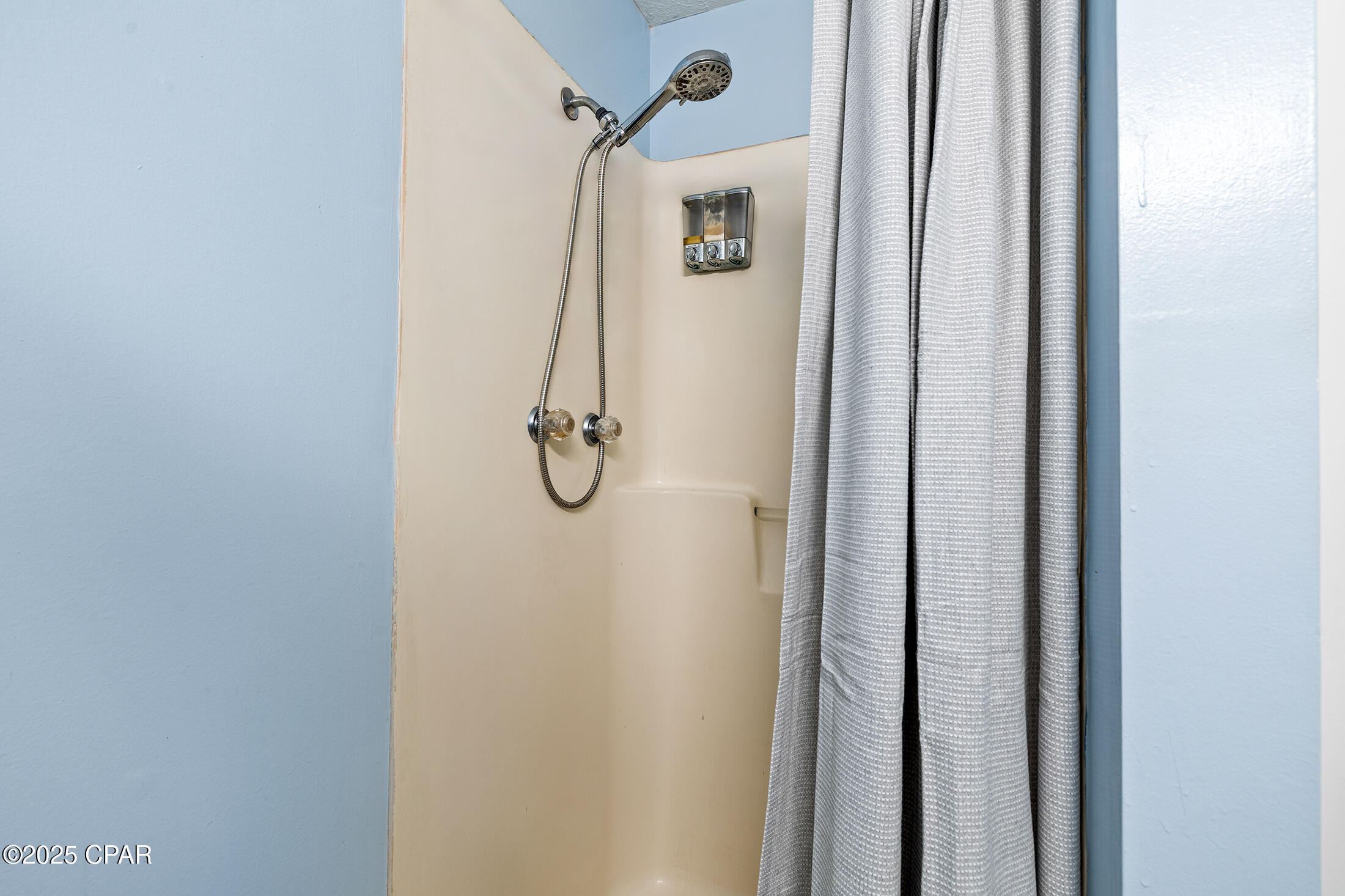 Image 9 For 5516 Beach Drive A