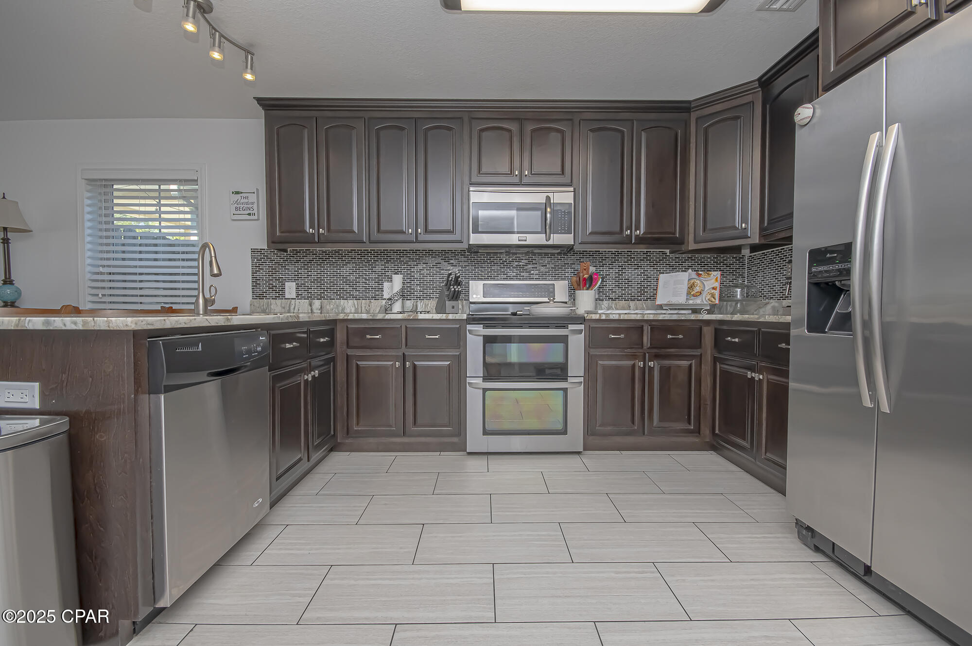 B5phgbhwawpsxrthhlbstm P7_aub_tlzvo184zywng