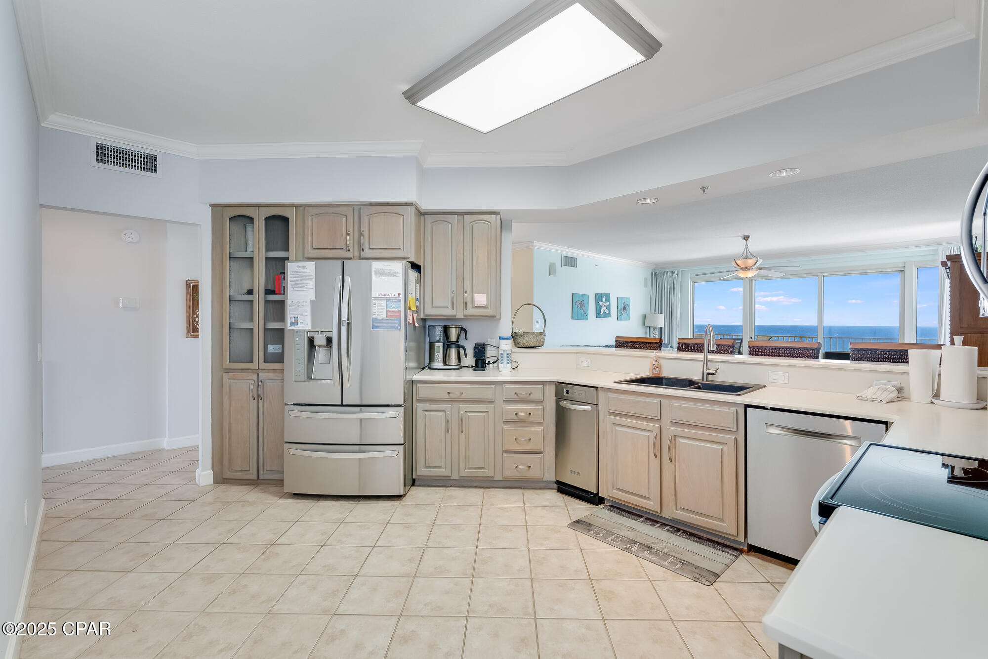 Image 17 For 8601 Surf Drive 11w