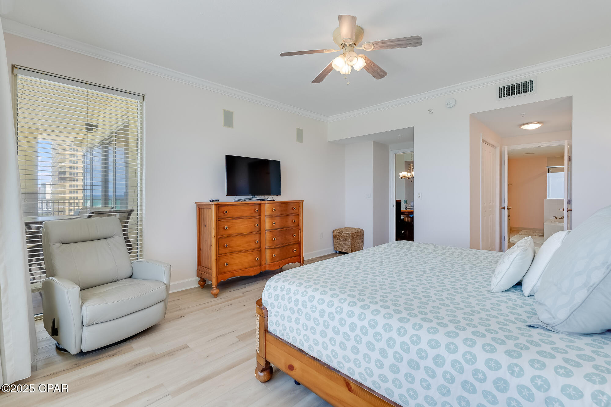 Image 29 For 8601 Surf Drive 11w