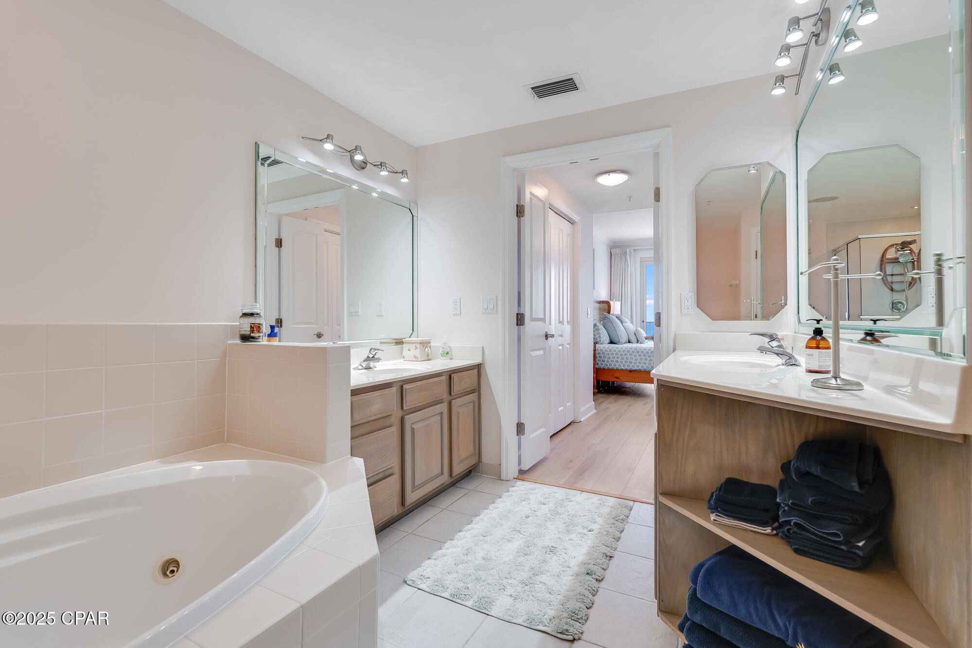 Image 35 For 8601 Surf Drive 11w