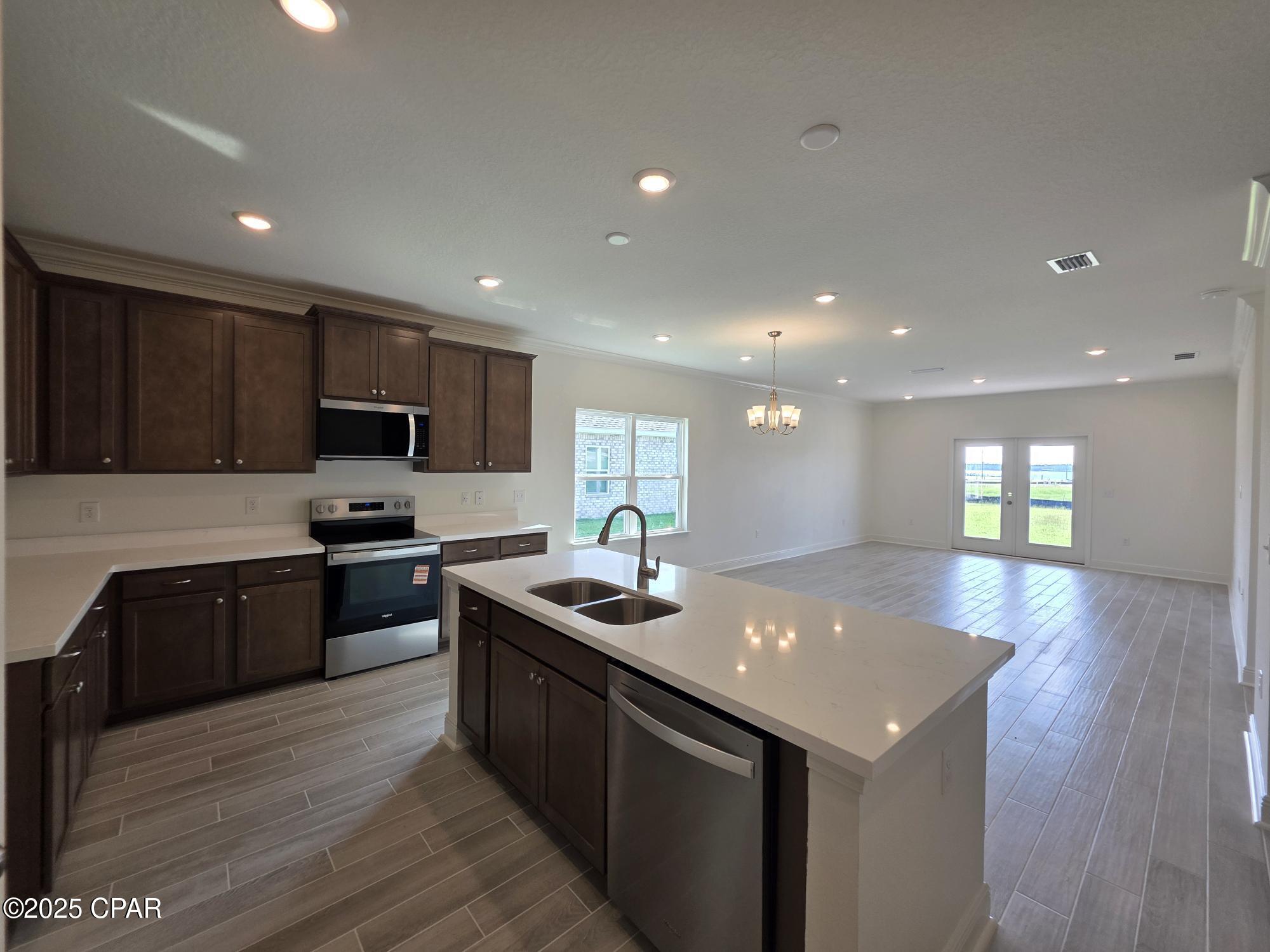 Aiejd0cpflvbwkhczxd1exucwb7jxegib8xf_d25iym