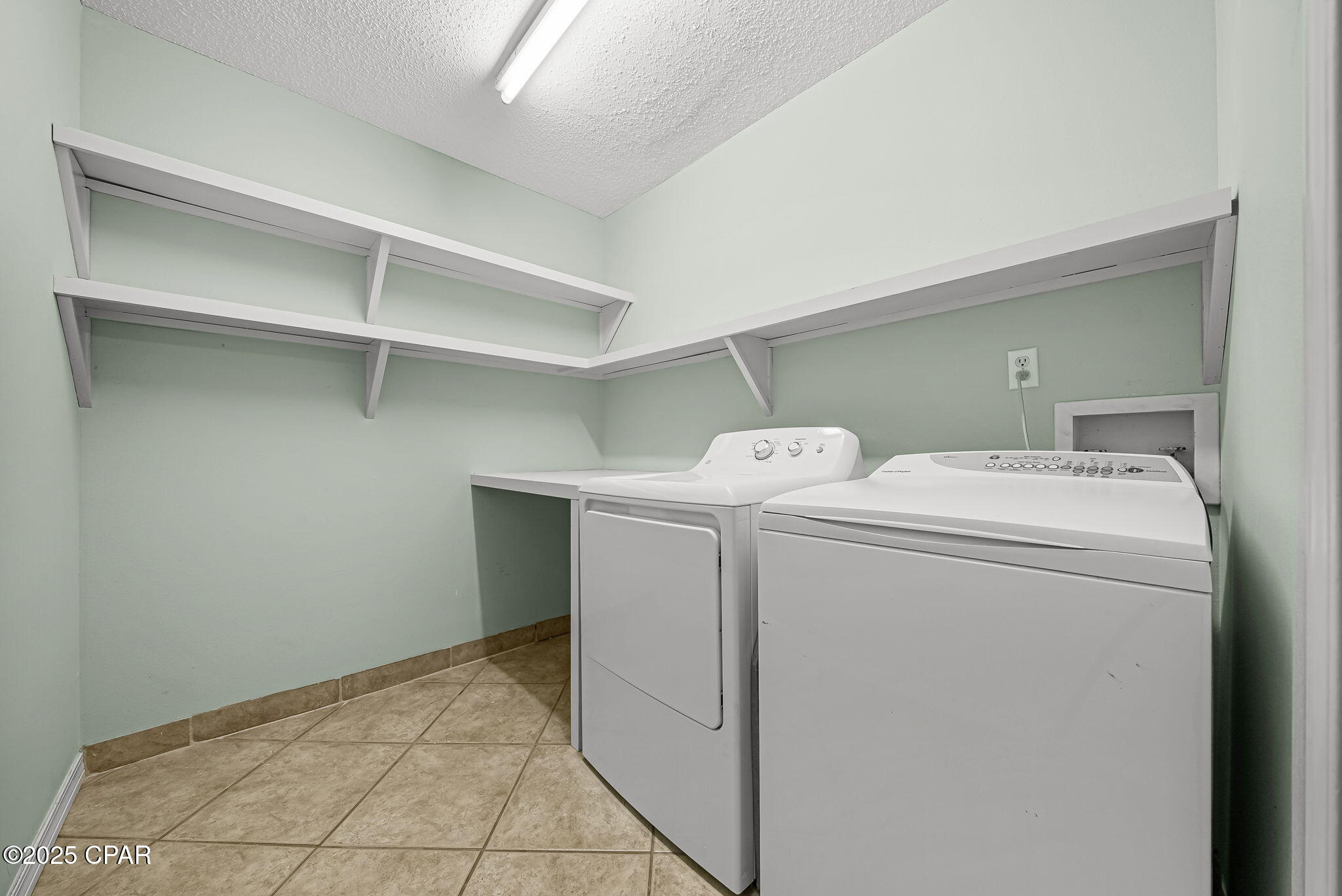 E1jd36xb0alqgsvptbwupl Rvclowuwv79oth_giar4