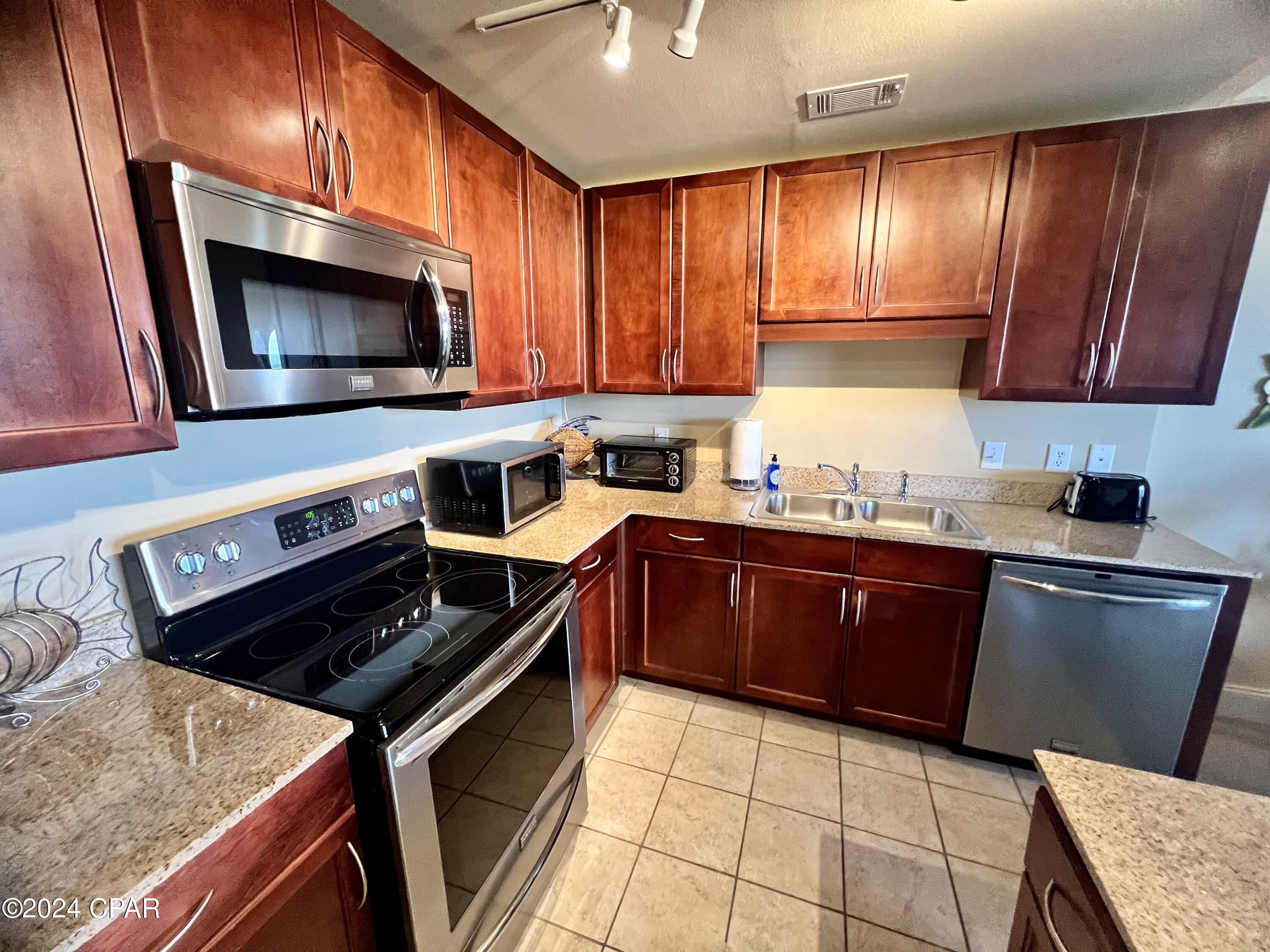 Image 6 For 9902 Thomas Drive 1737