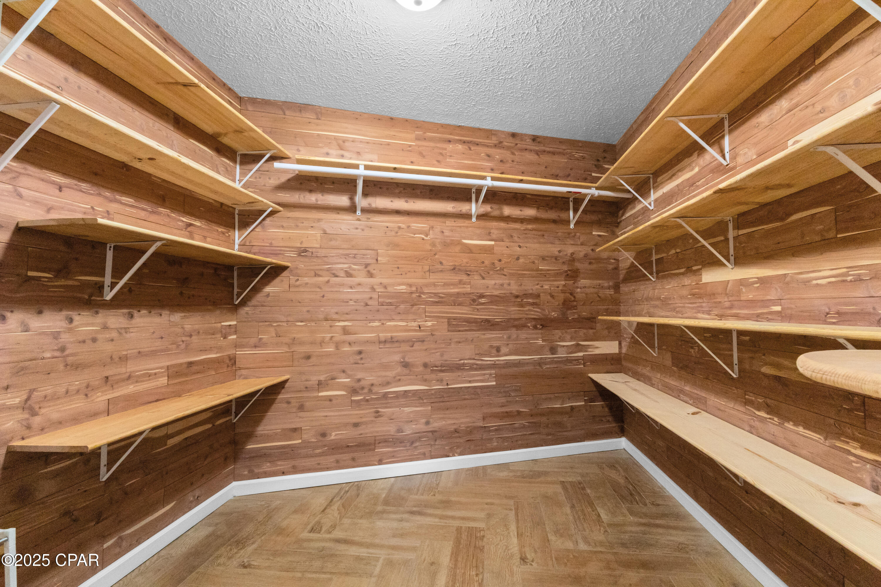 S8j_07f1zxkoc1y8_z19log1syangql9qmcoojkv P0