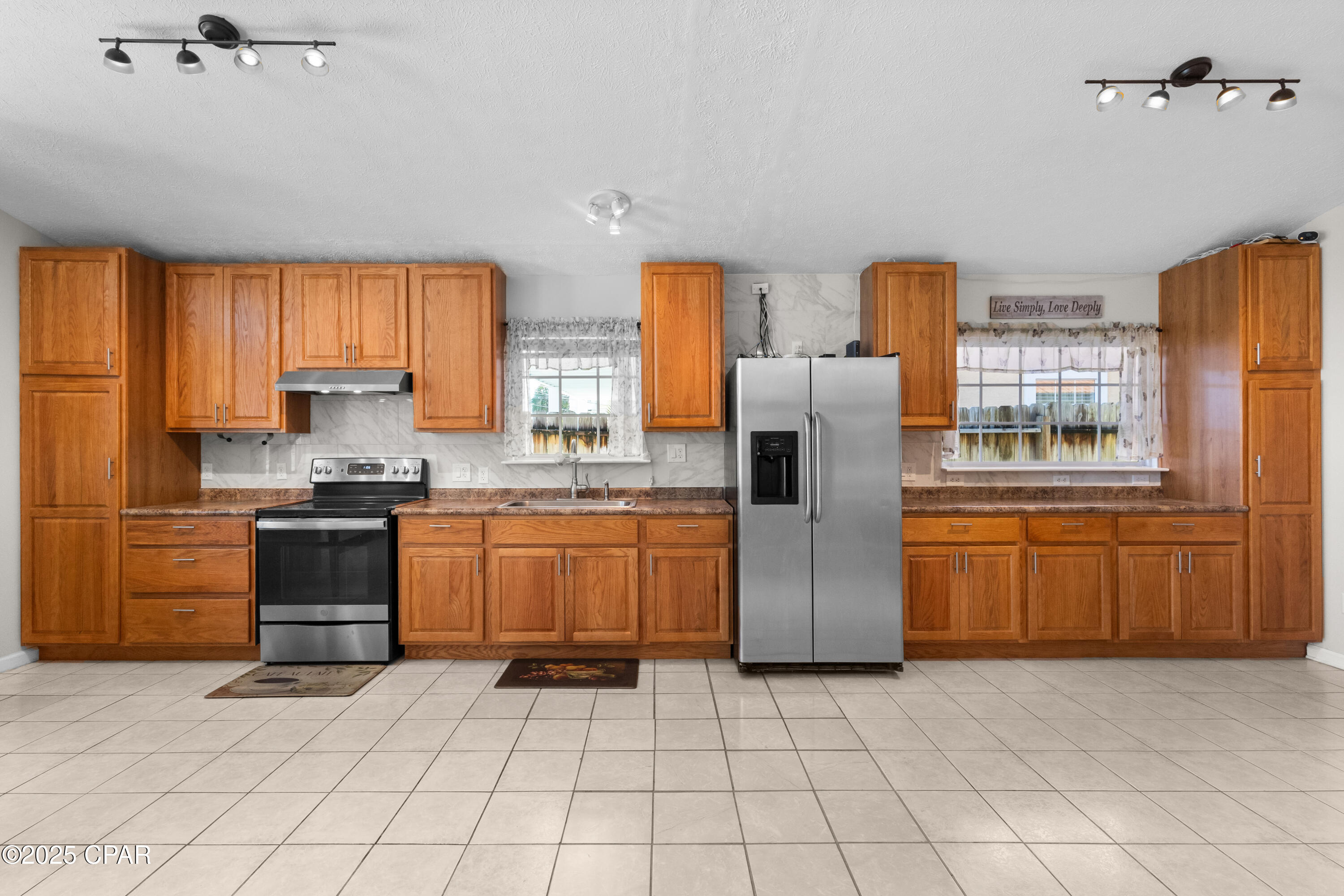 Zncrhmivfyedt5f53s6w_gveroh1lbarr9m3kol9upm