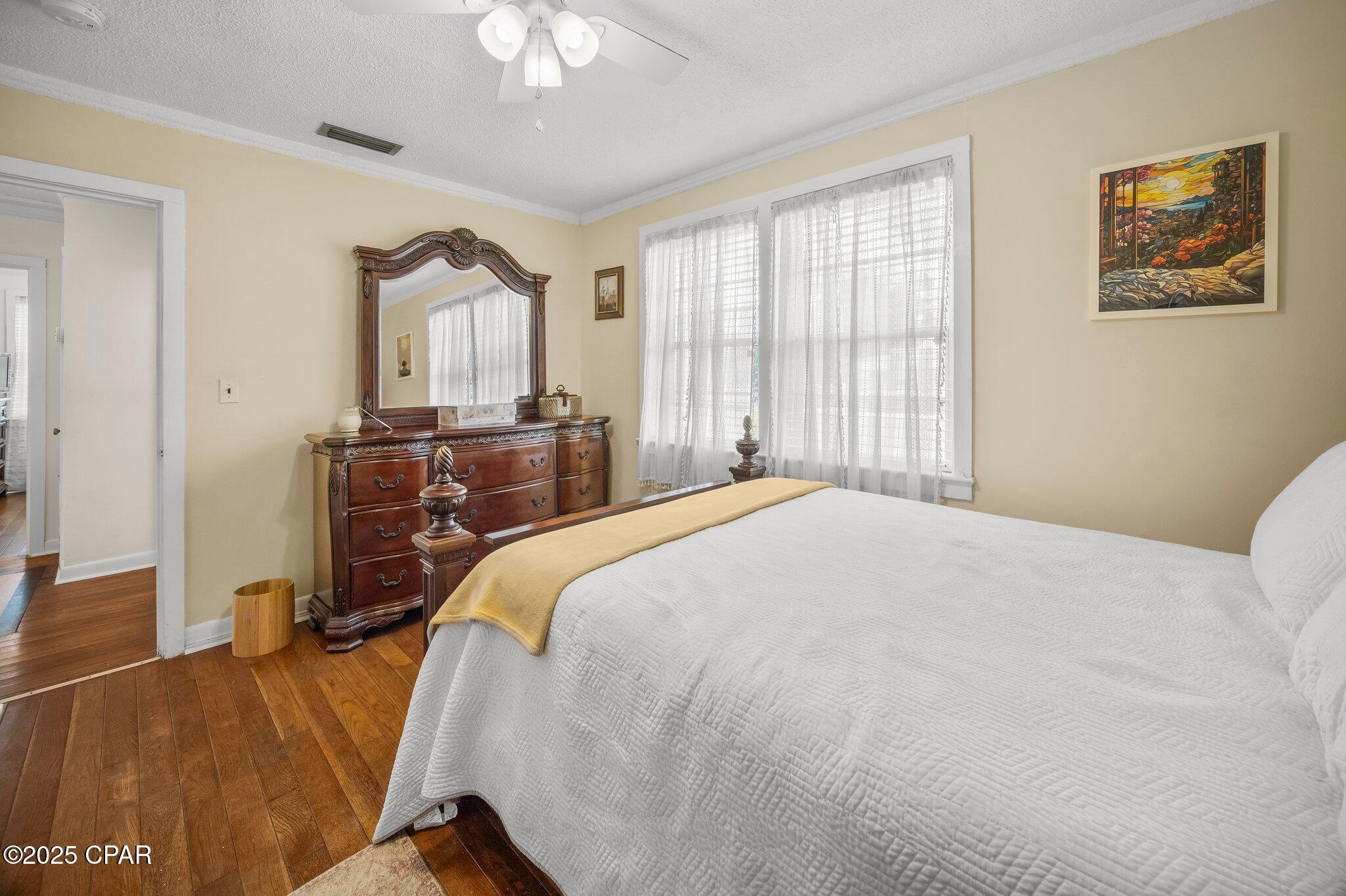 Image 15 For 221 Cove Boulevard