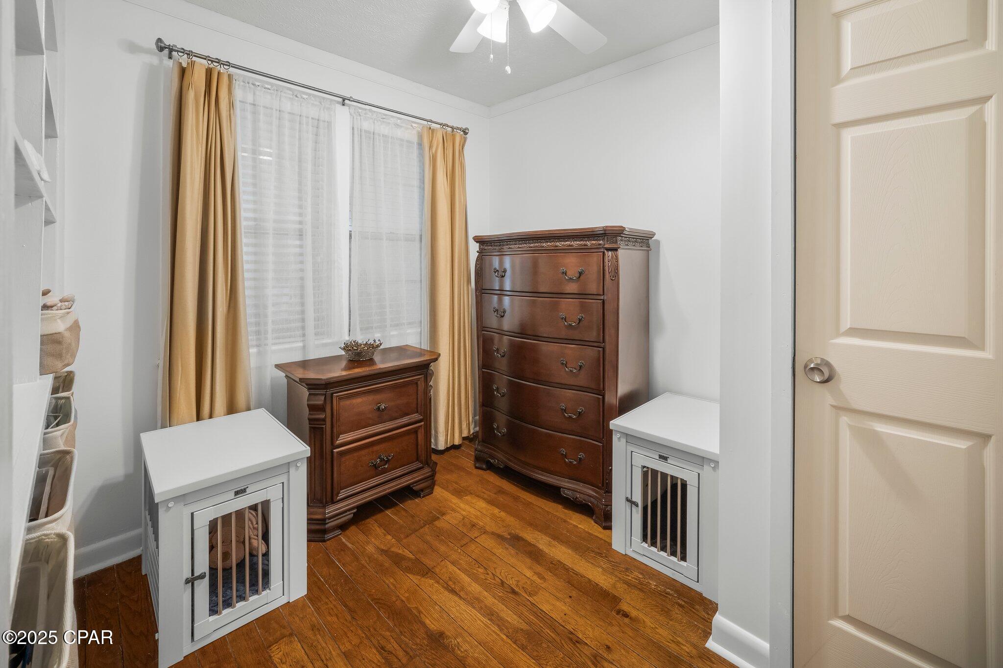Image 16 For 221 Cove Boulevard