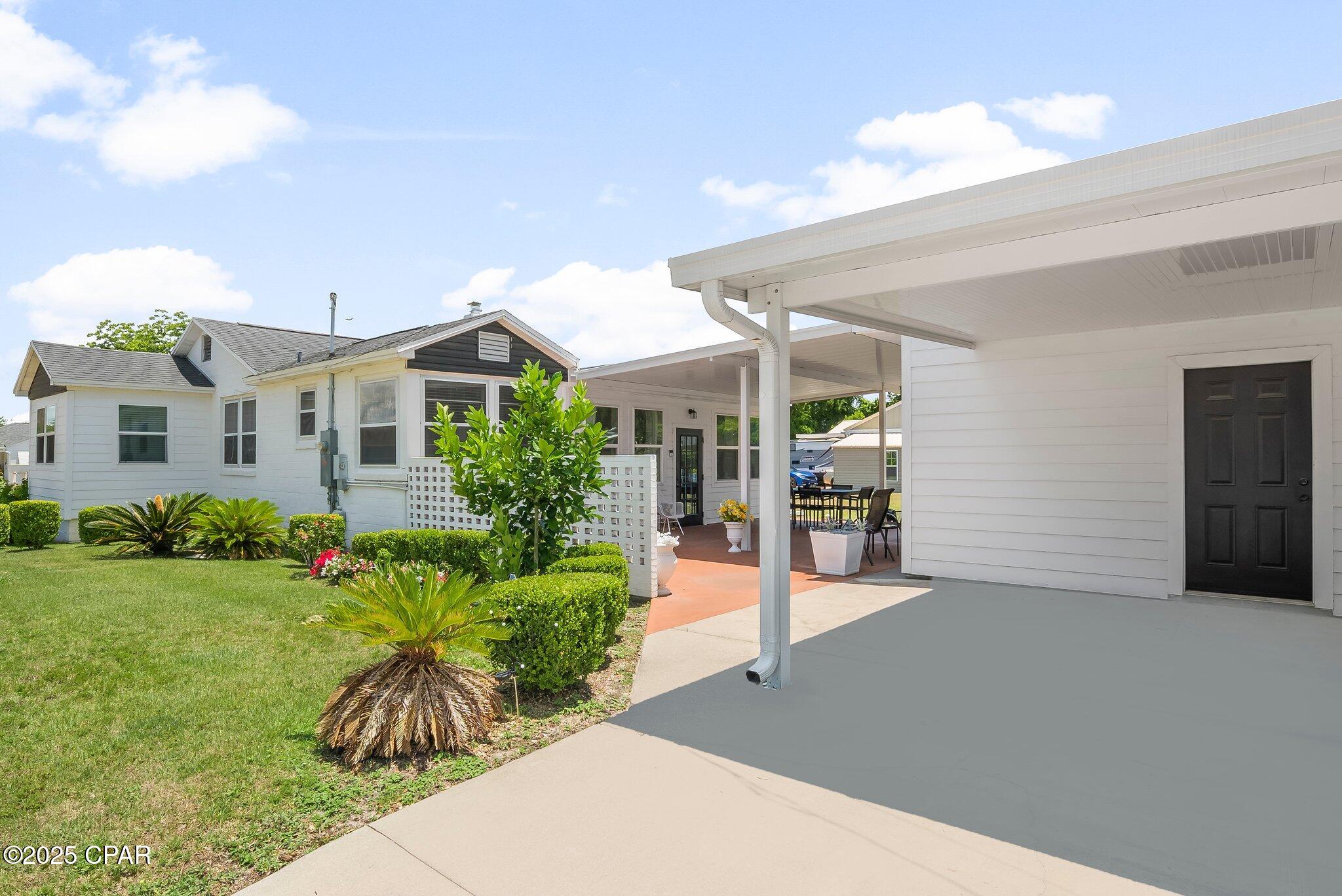 Image 31 For 221 Cove Boulevard
