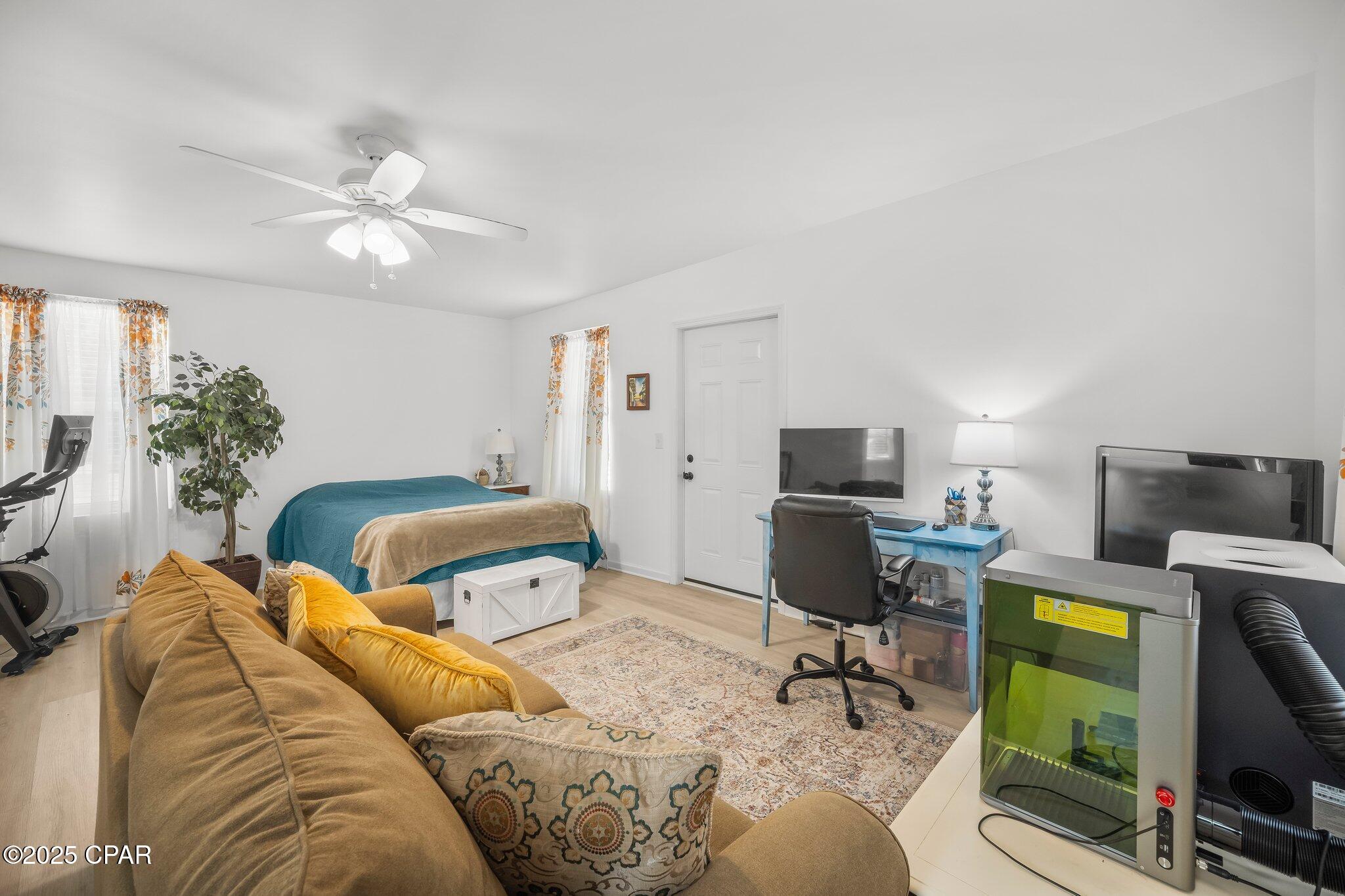Image 34 For 221 Cove Boulevard