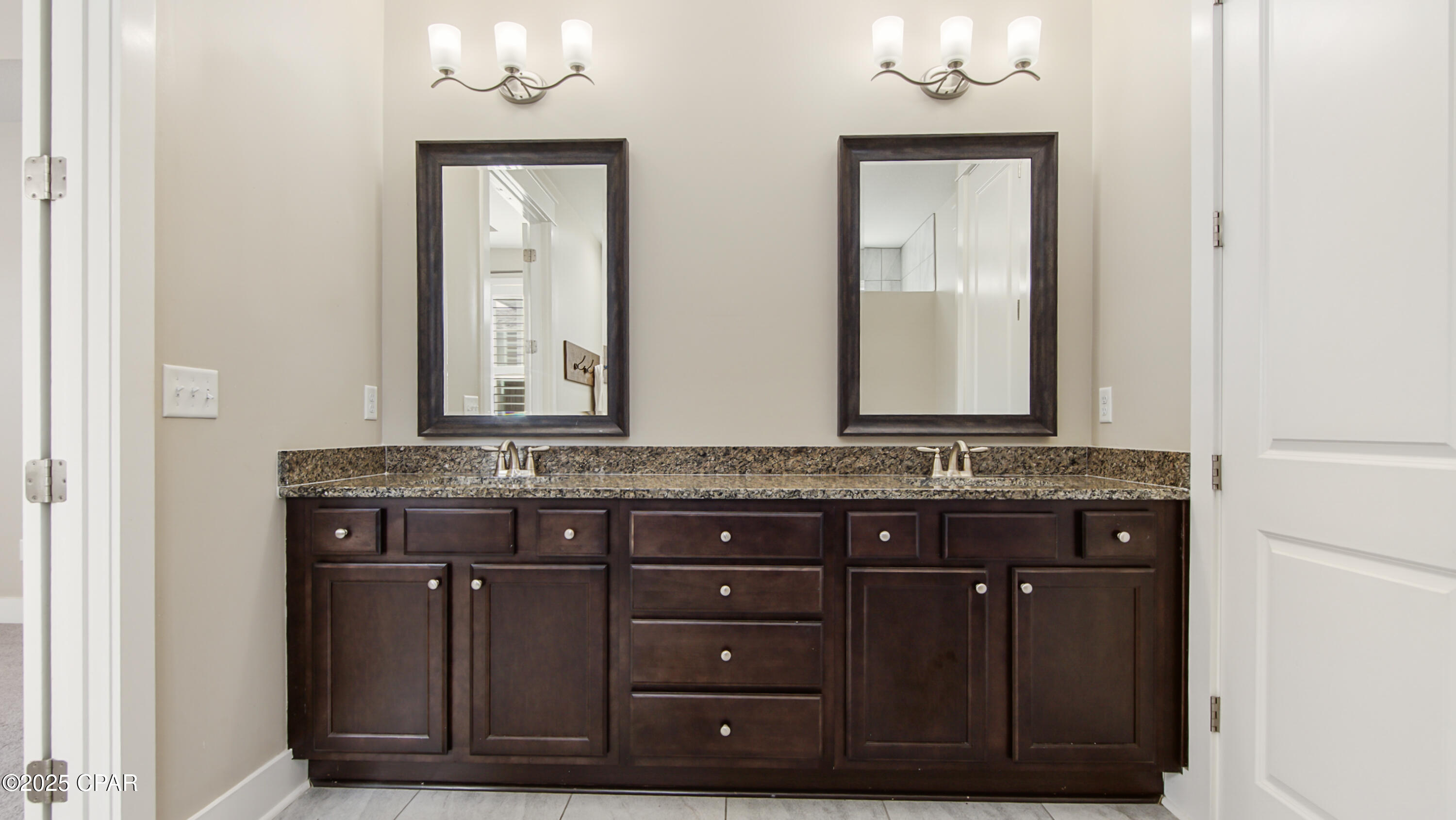 Image 38 For 1913 Discovery Loop Road