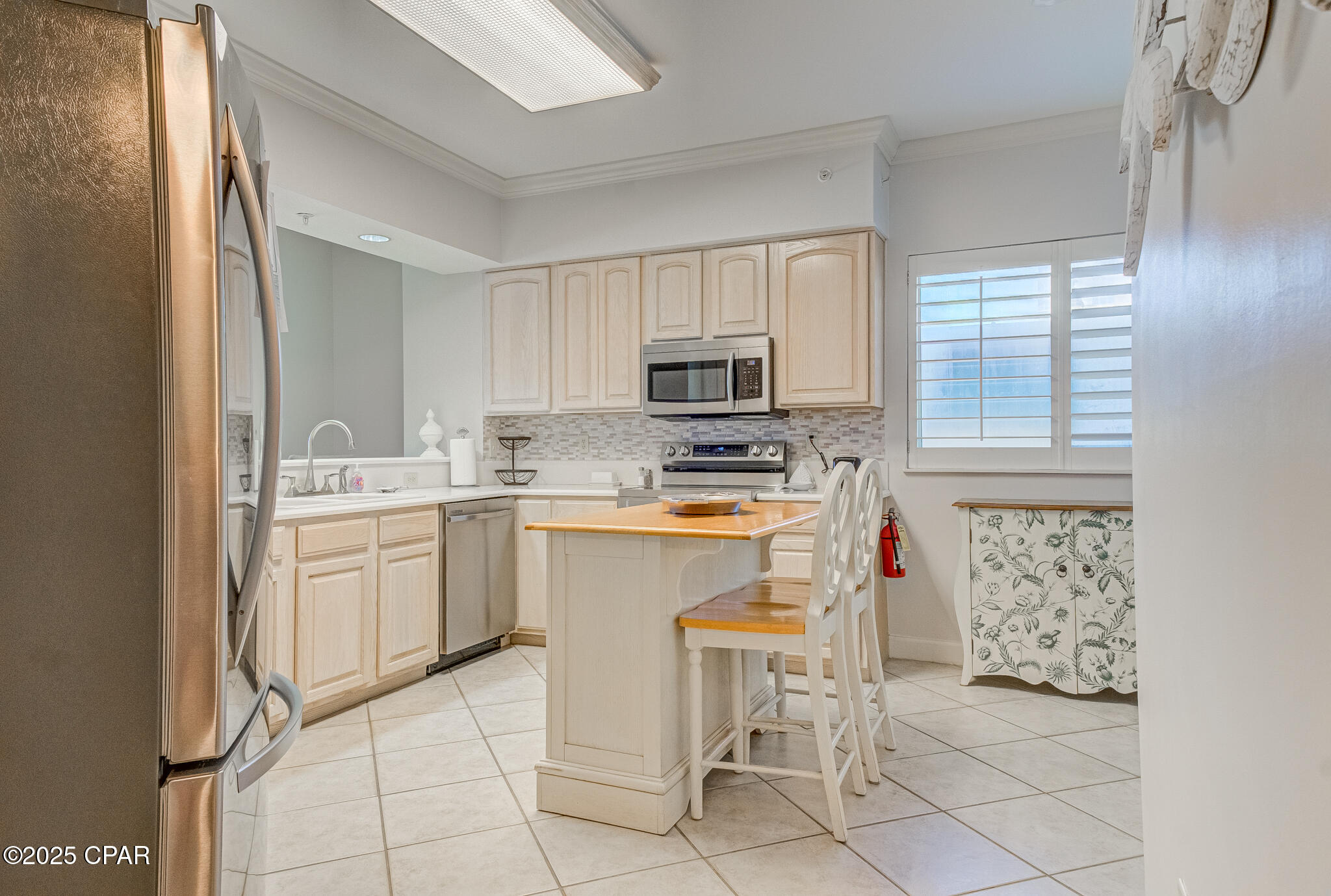 Image 10 For 8601 Surf Drive 2w