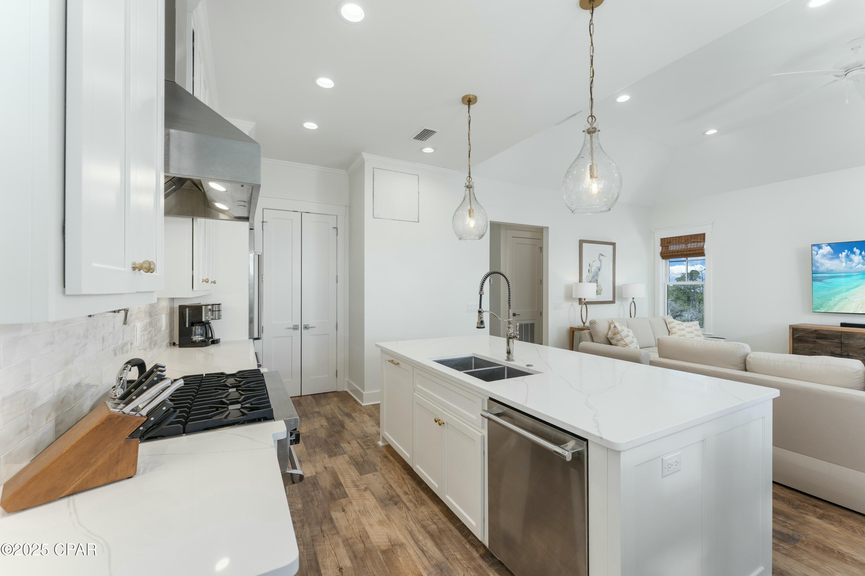 Qeg4m4mniel7jcbyxnb99u8nvolflte2cl9go0pqadi