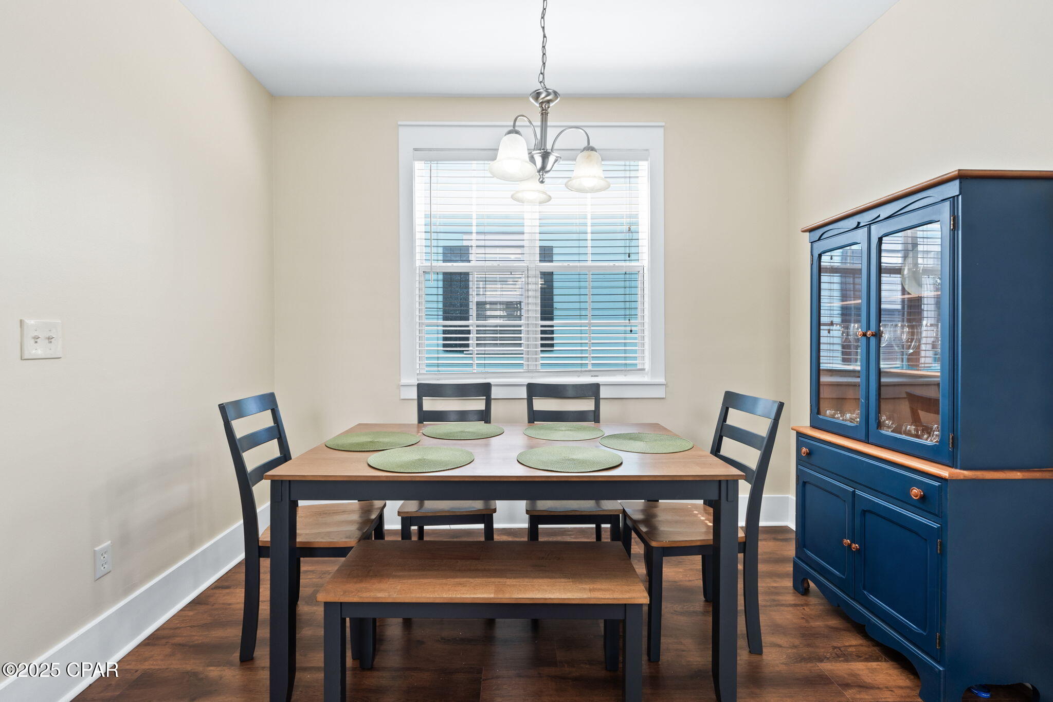 Viy3q8elzja9jdcfjkxx__gorqoxbqqahlws5xmnus8