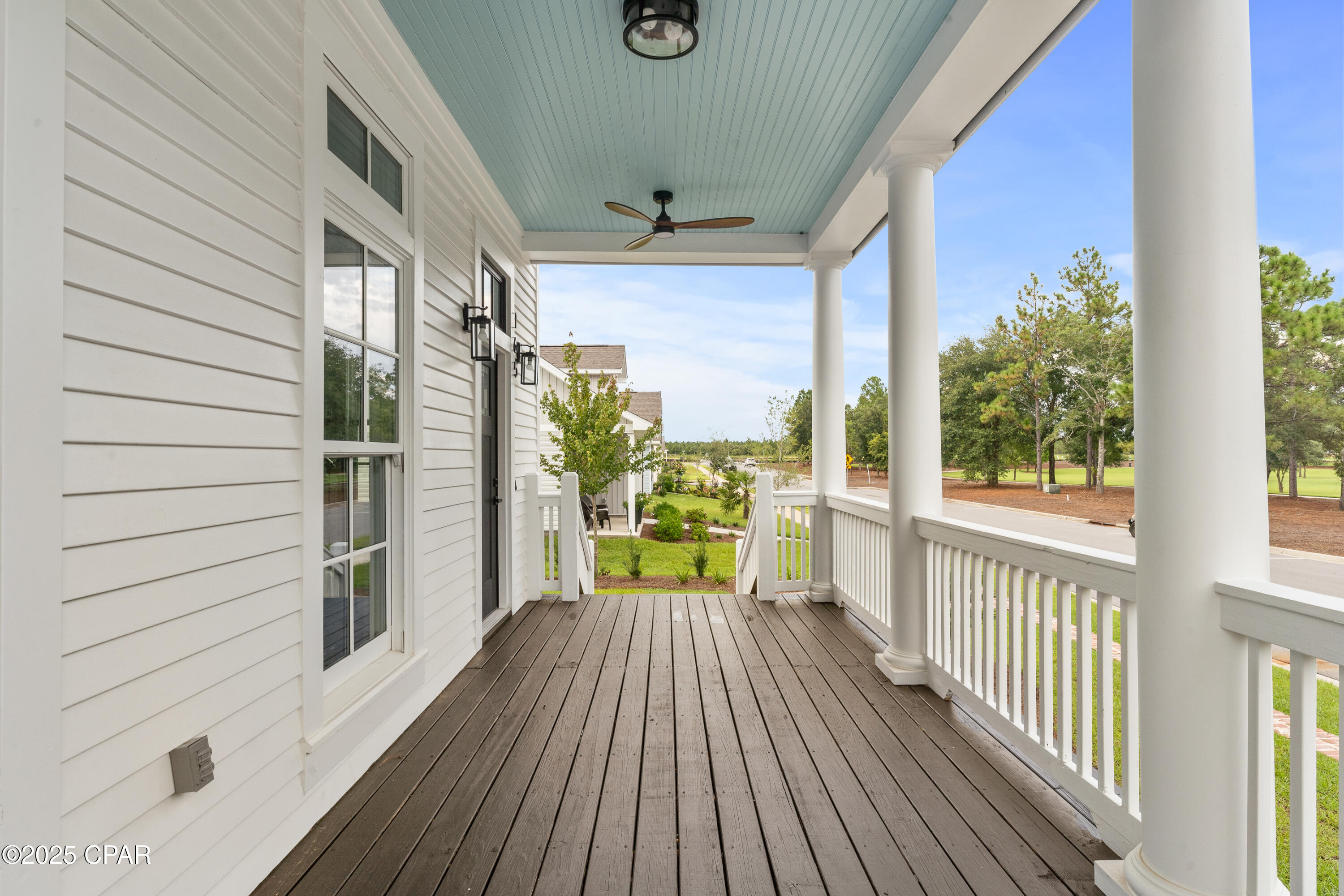 F Xatrvhangiaguxxctn7qexnmftconnidipl21lorw