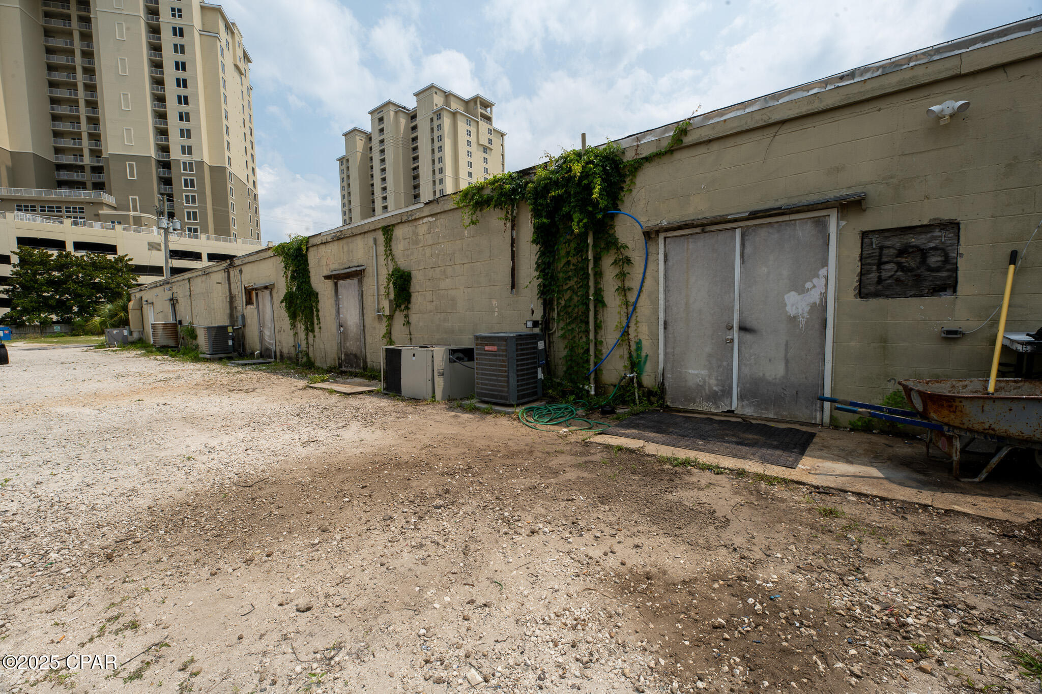 Image 21 For 11832 Front Beach Road