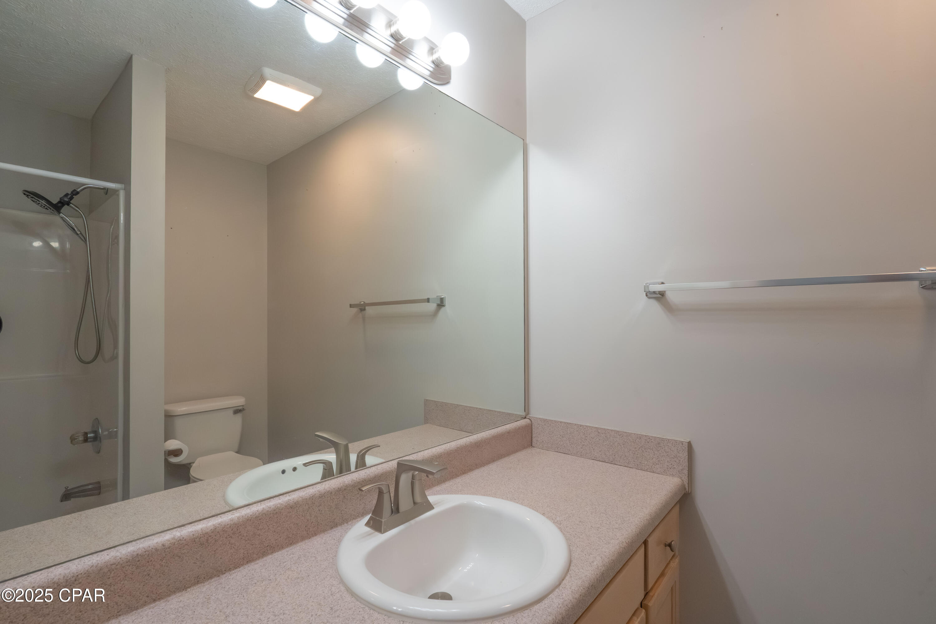 38rpcb3mfongwaprcnyflchbsqvxecnuogzyqudpteo